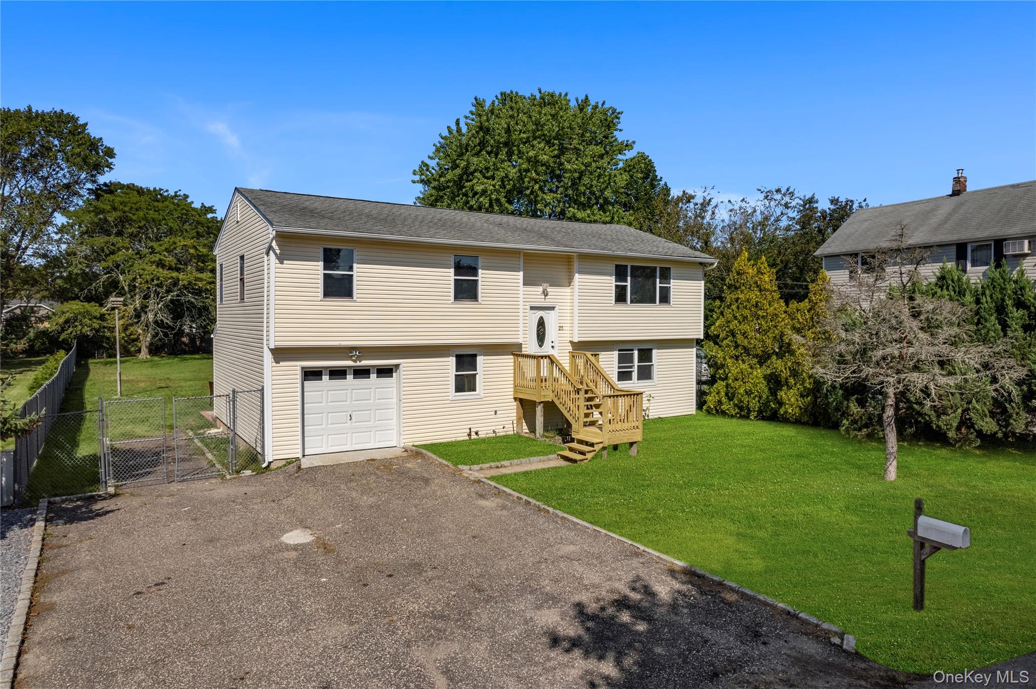3rd image of 25 Marshall St, Brookhaven, NY 11772 | MLS# 1027229