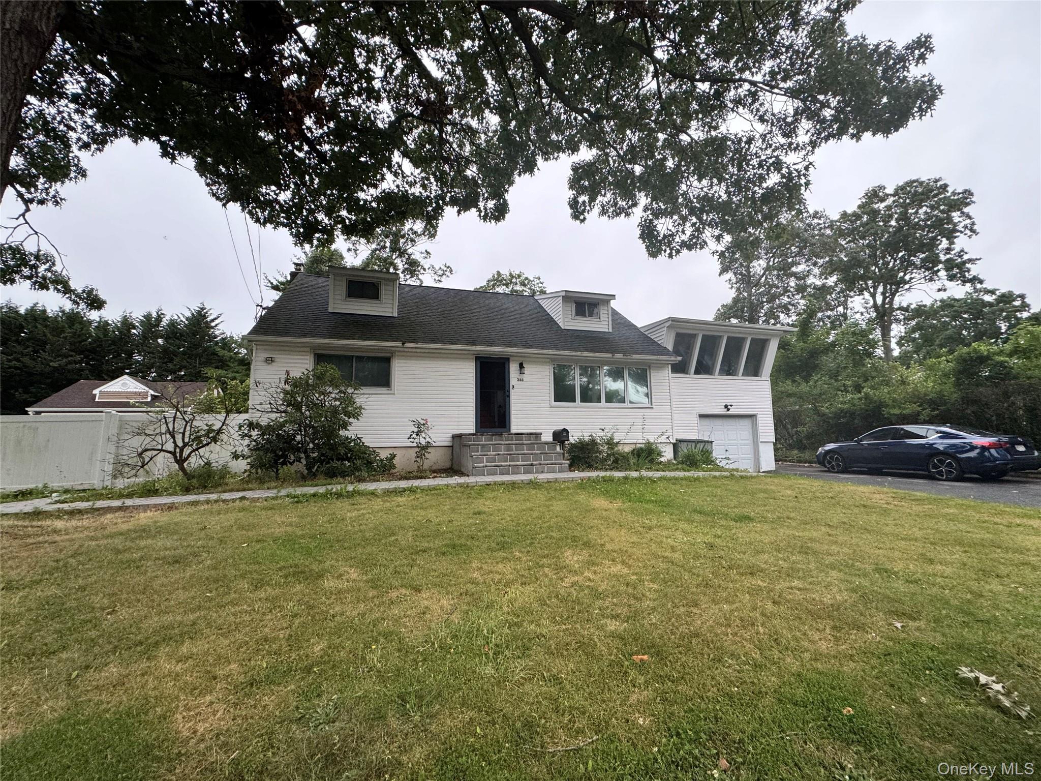 1st image of 233 S 15th St, Lindenhurst, NY 11757 | MLS# 1027252