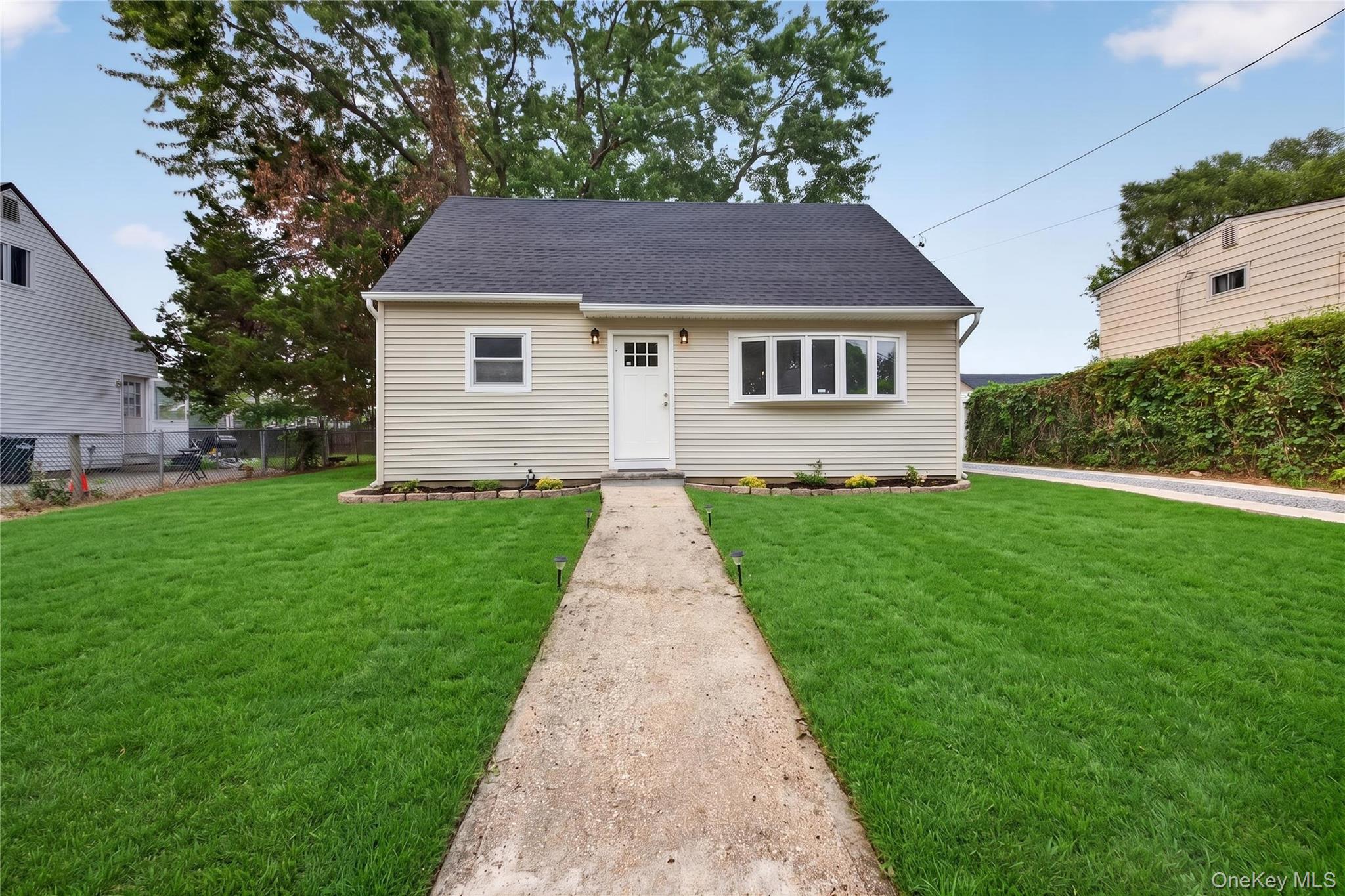 1st image of 33 Parkway Blvd, Babylon, NY 11798 | MLS# 1027285
