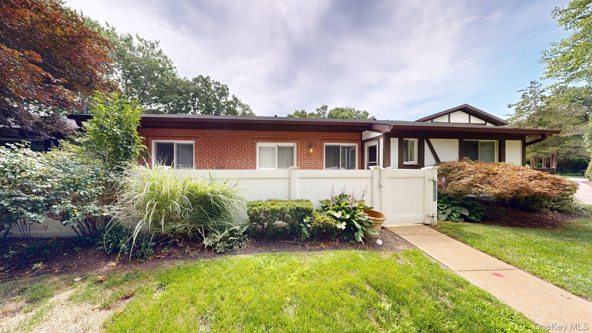2nd image of 604 Blue Ridge Dr, Medford, NY 11763 | MLS# 1027326