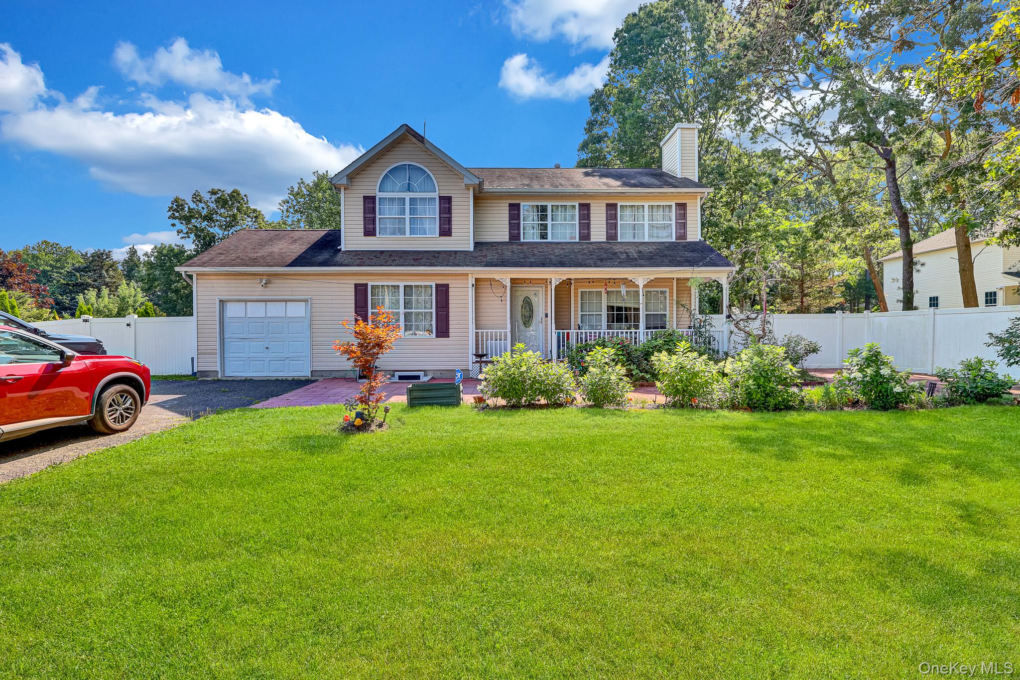 2nd image of 6 13th St, Selden, NY 11784 | MLS# 1027354