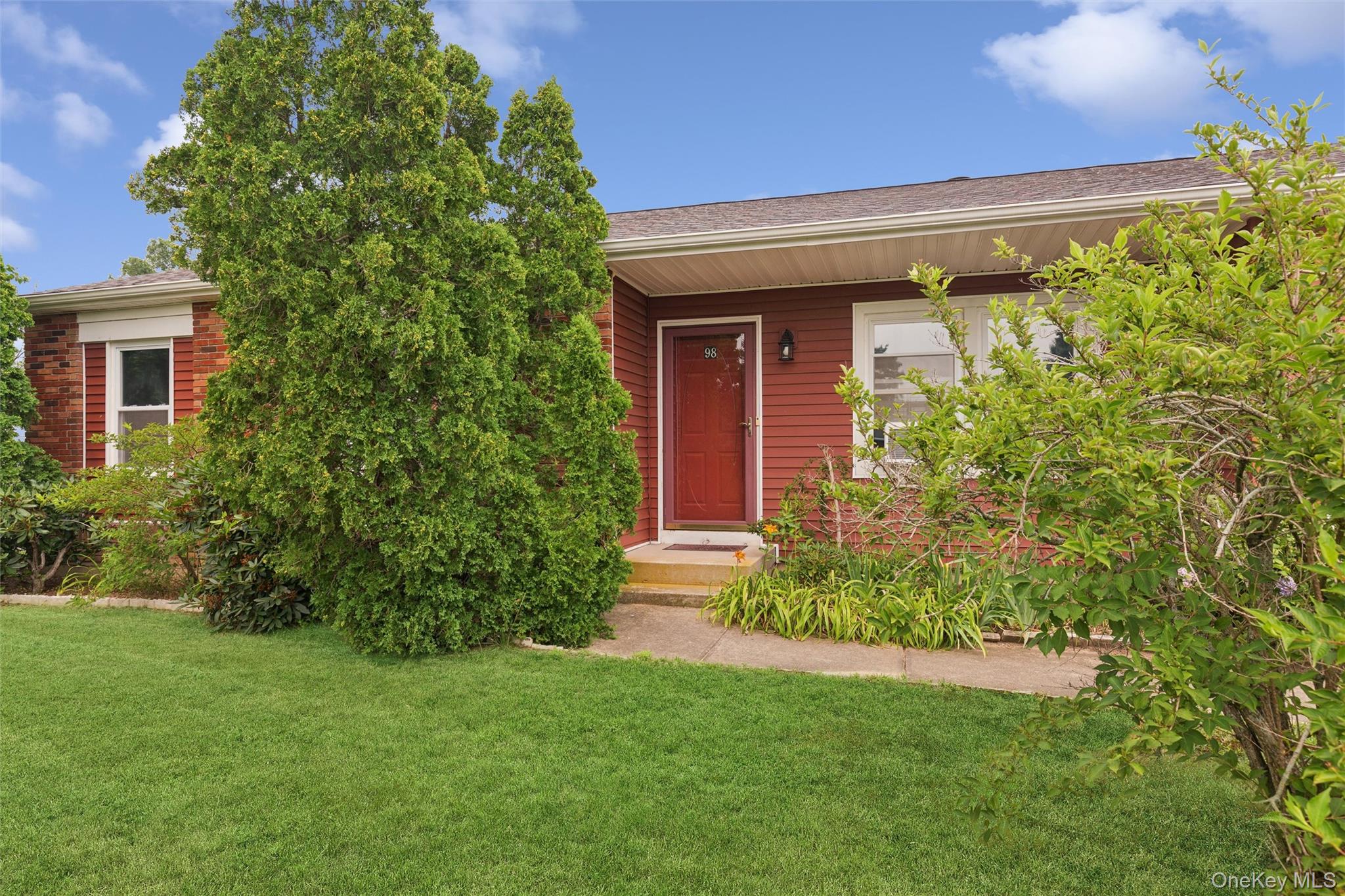 2nd image of 98 Constable Dr, Riverhead, NY 11901 | MLS# 1027374