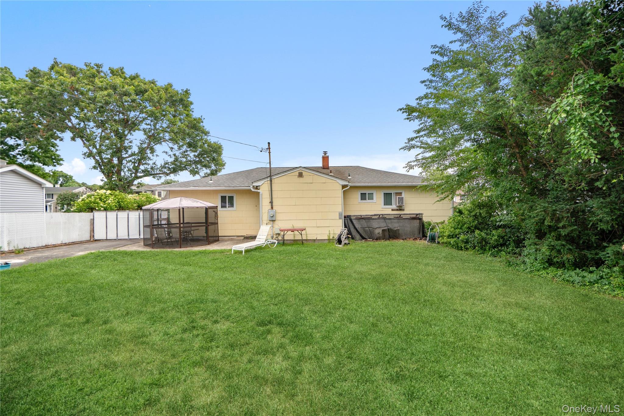 4th image of 86 Cirrus Rd, Holbrook, NY 11741 | MLS# 1027396