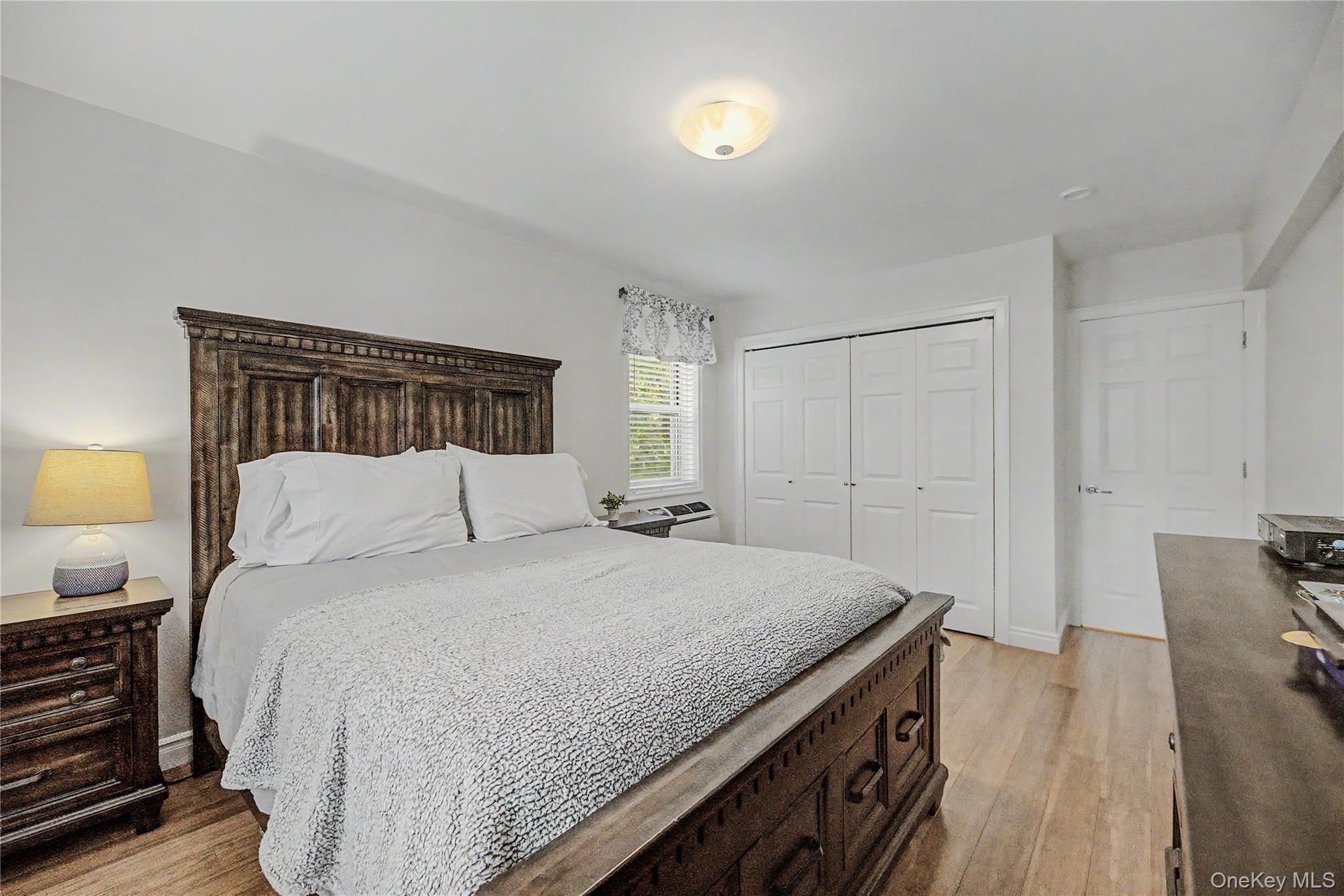 2nd image of 682 Tuckahoe Rd, Yonkers, NY 10710