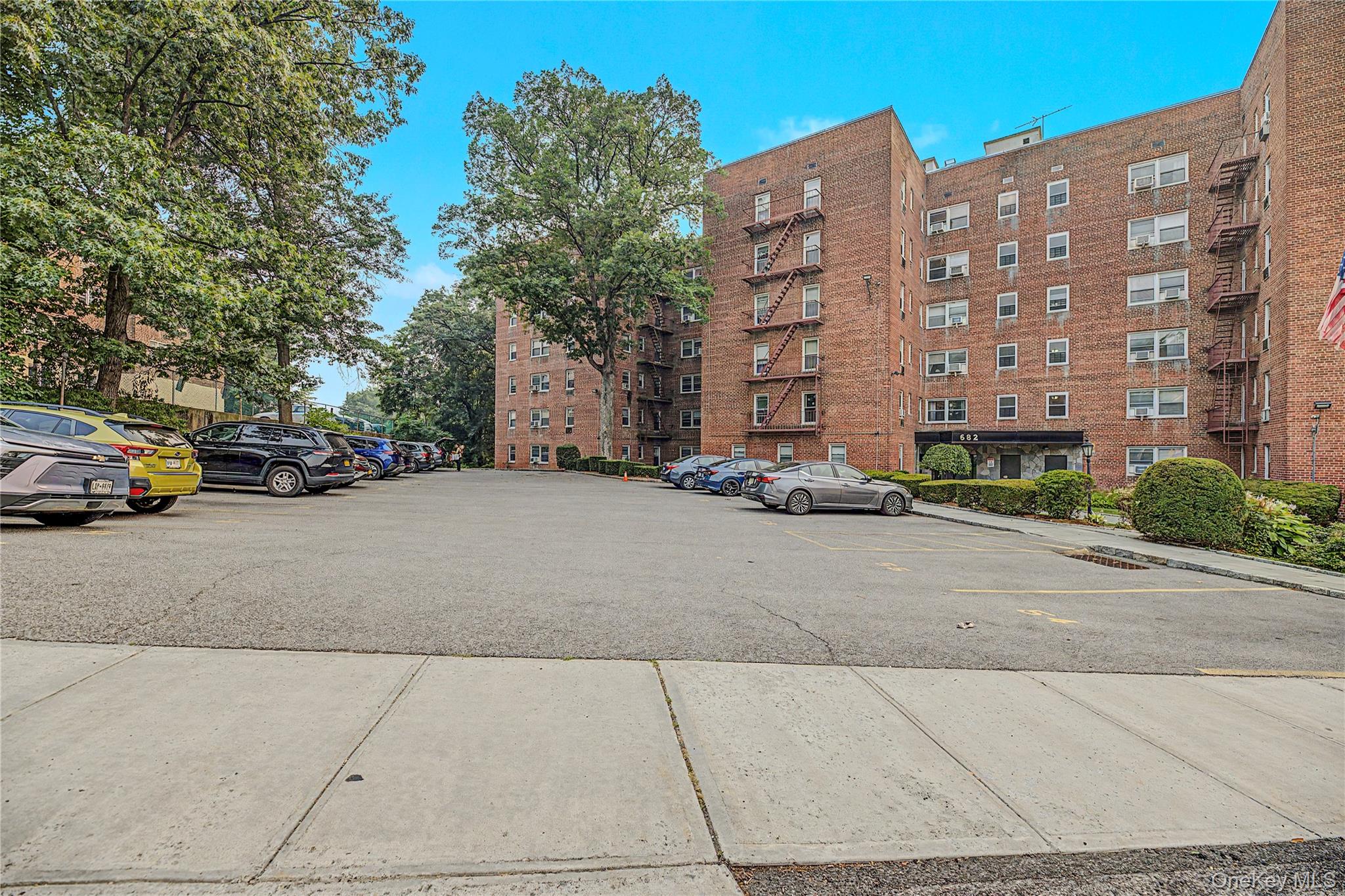 4th image of 682 Tuckahoe Rd #5K, Yonkers, NY 10710 | MLS# 1027398