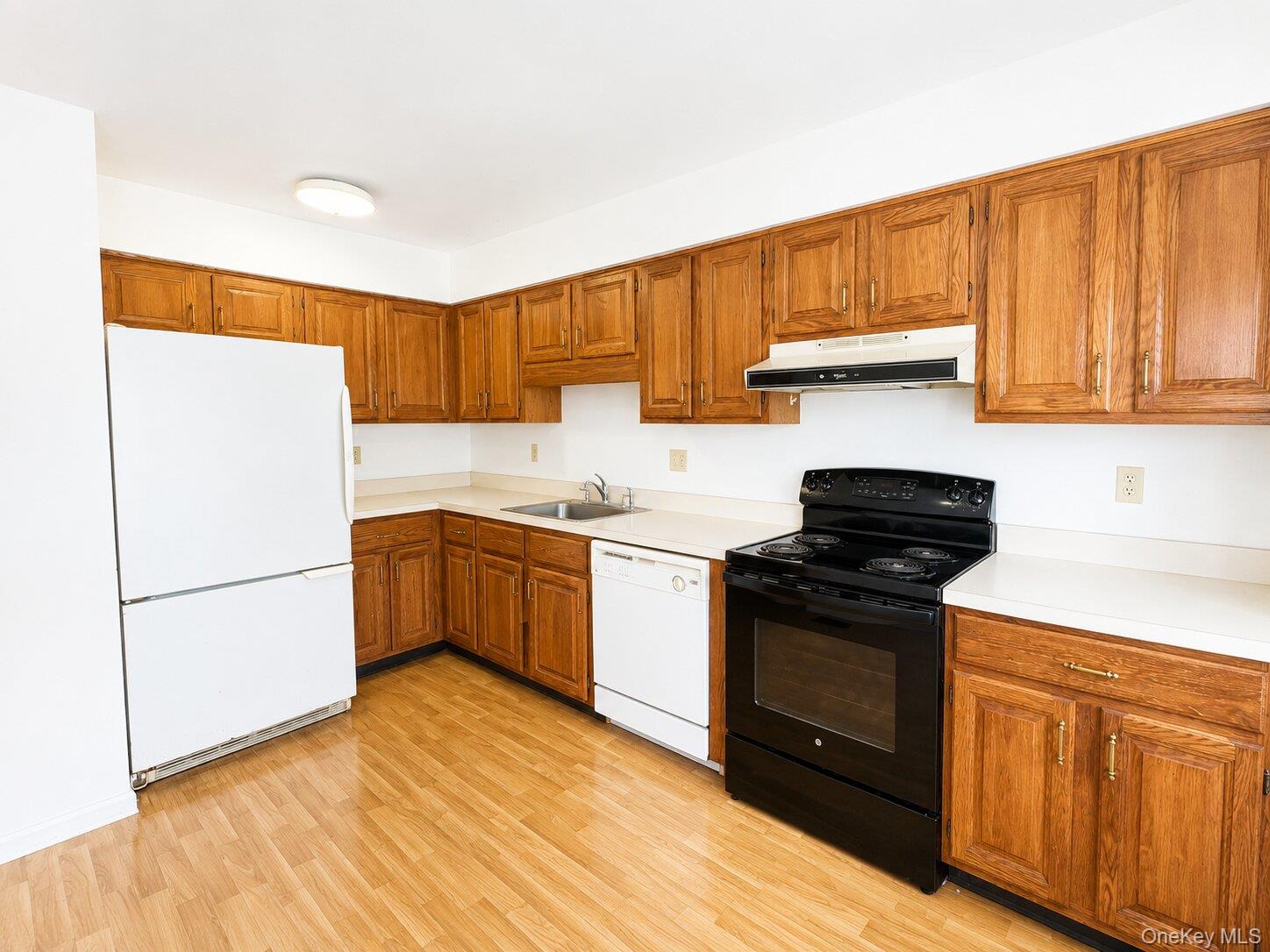 3rd image of 2555 Youngs Ave #3C, Southold, NY 11971 | MLS# 1027409