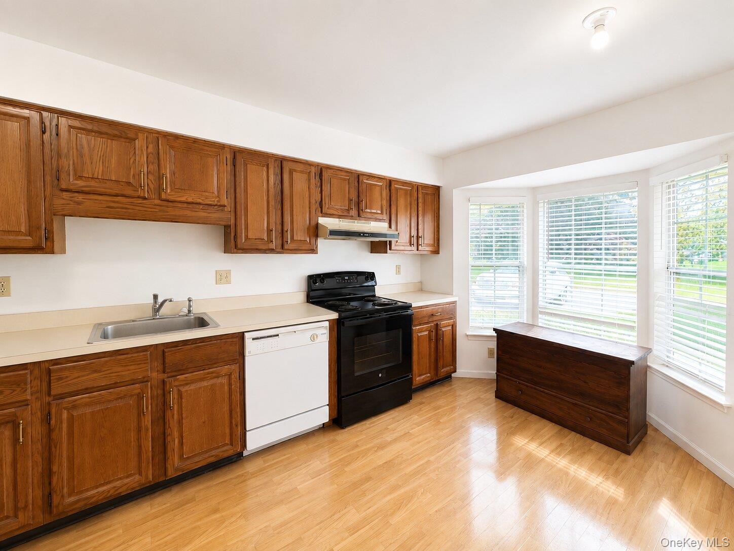 4th image of 2555 Youngs Ave #3C, Southold, NY 11971 | MLS# 1027409