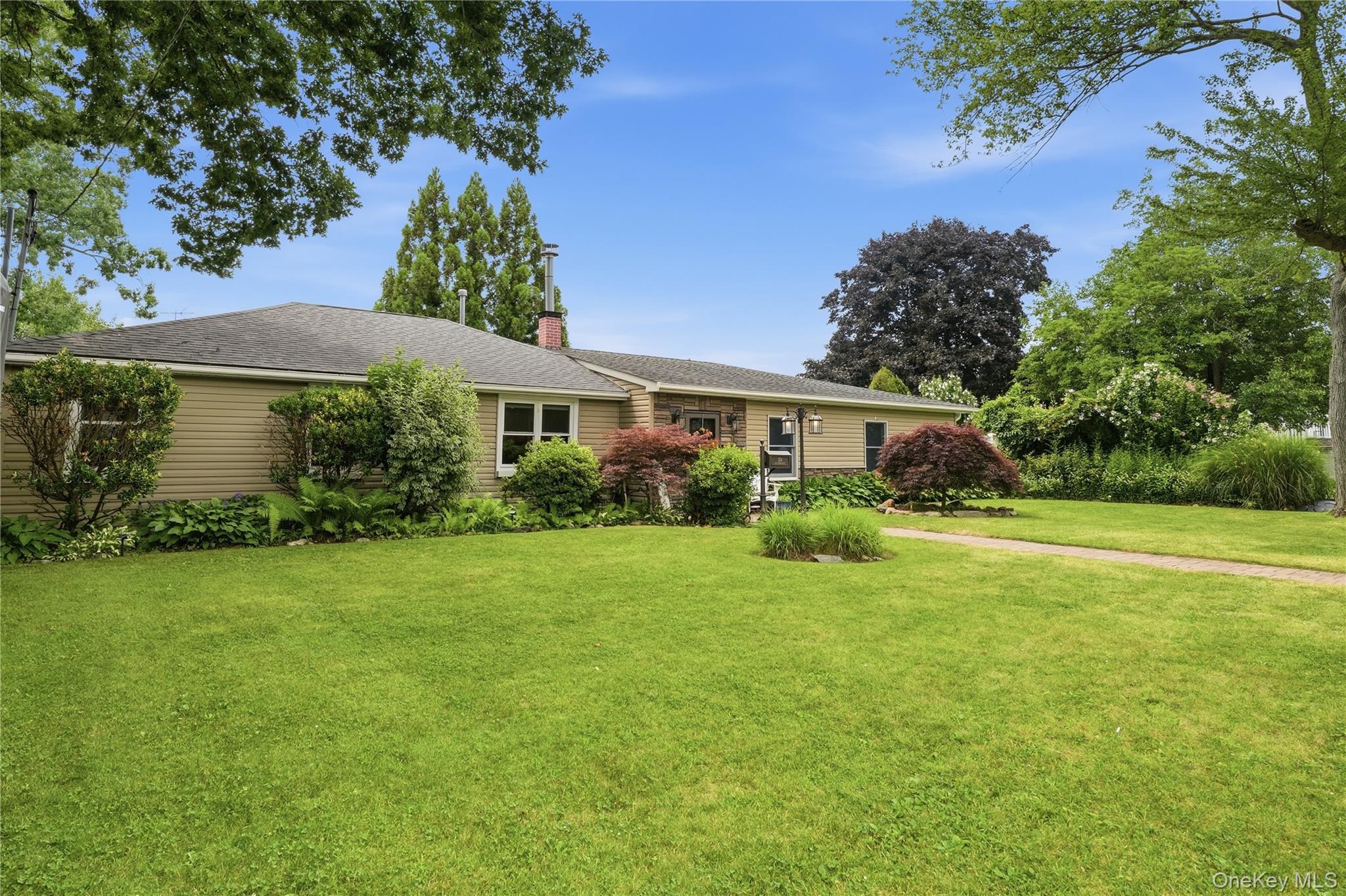 2nd image of 178 New Hampshire Ave, Oyster Bay, NY 11758 | MLS# 1027411