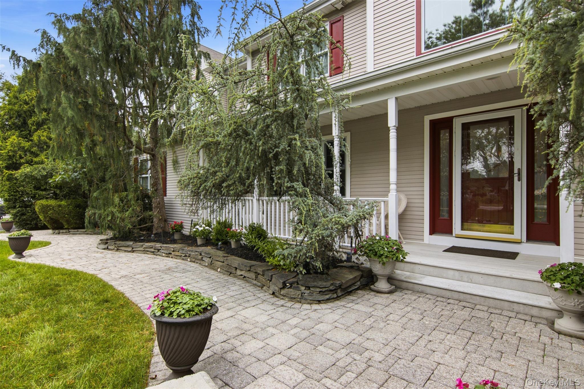 4th image of 151 Gnarled Hollow Rd, Brookhaven, NY 11733 | MLS# 1027433