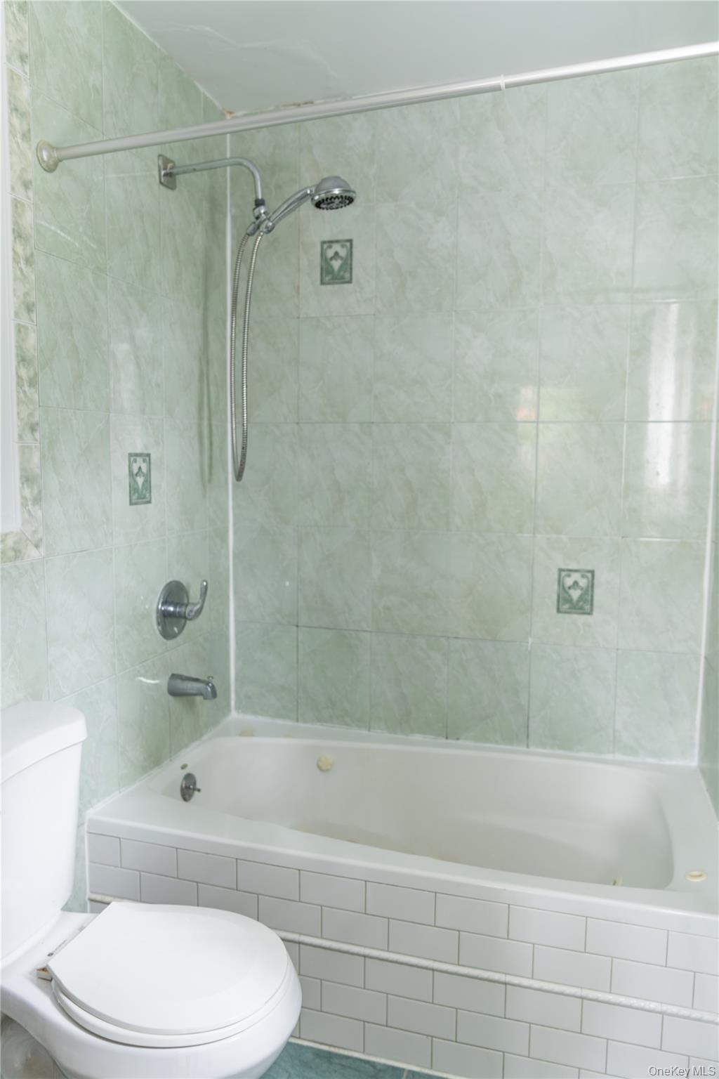 4th image of 3115 Fenton Ave, New York, NY 10469 | MLS# 1027463
