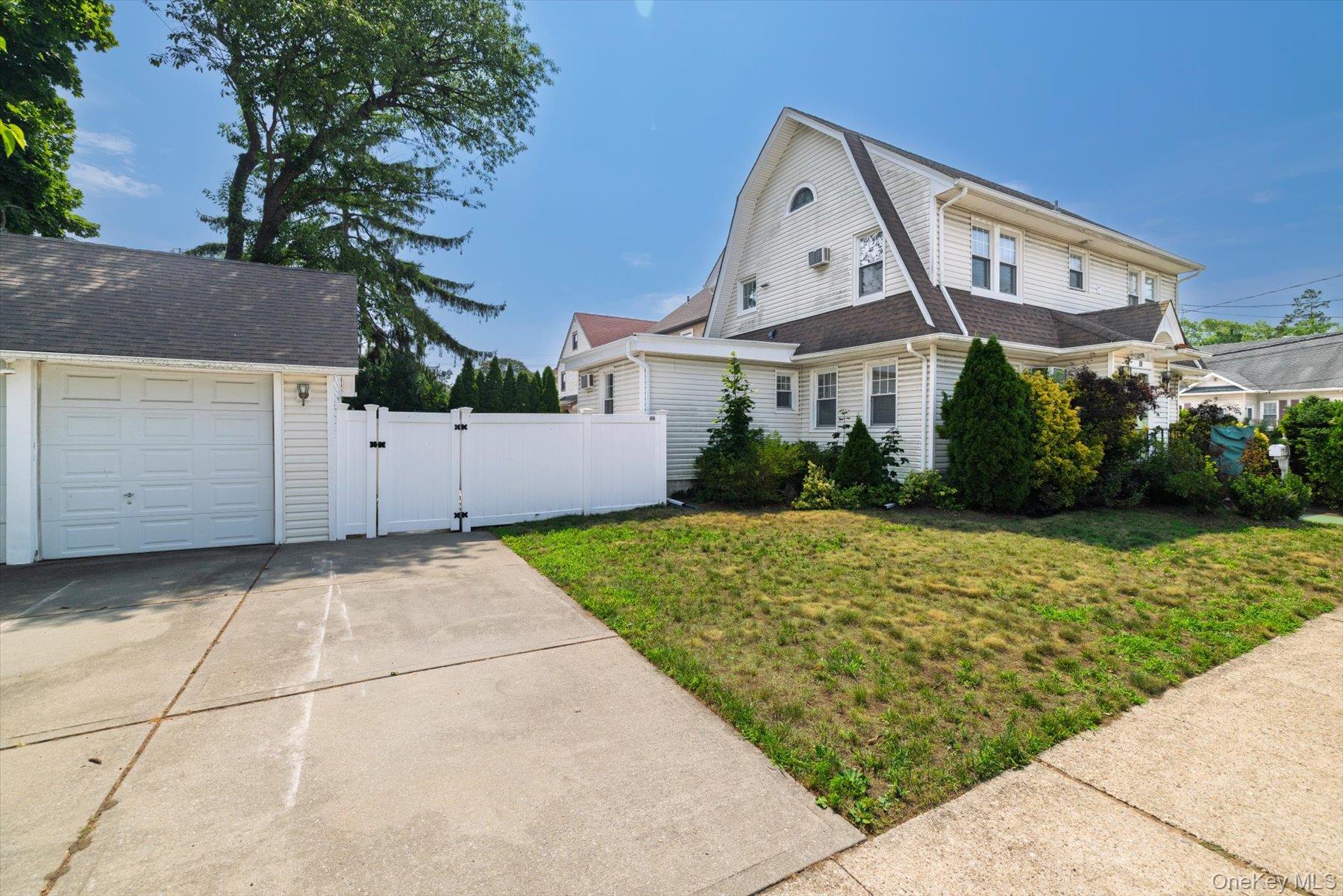4th image of 59 Hampton Rd, Hempstead, NY 11563 | MLS# 1027466