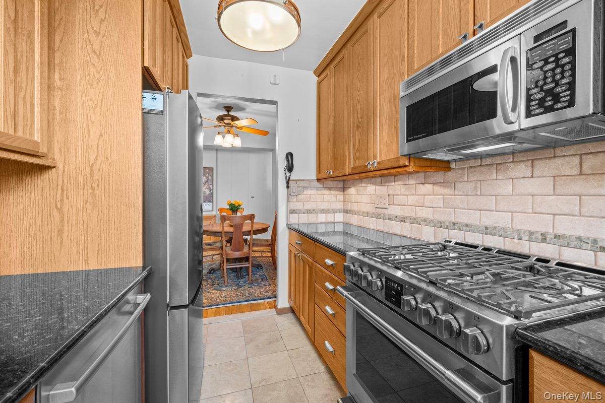 2nd image of 629 Kappock St, New York, NY 10463