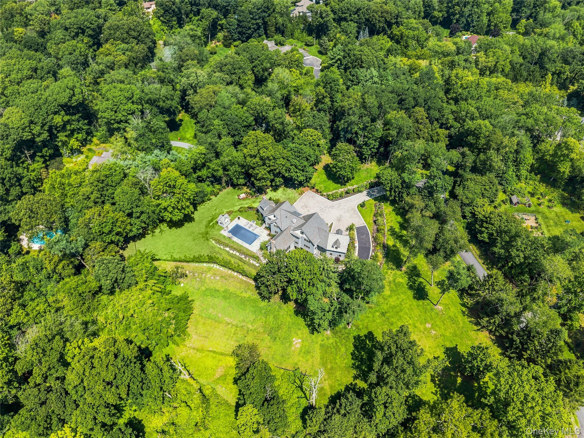 32nd image of 2 Barry Ct, Bedford, NY 10536 | MLS# 1027507