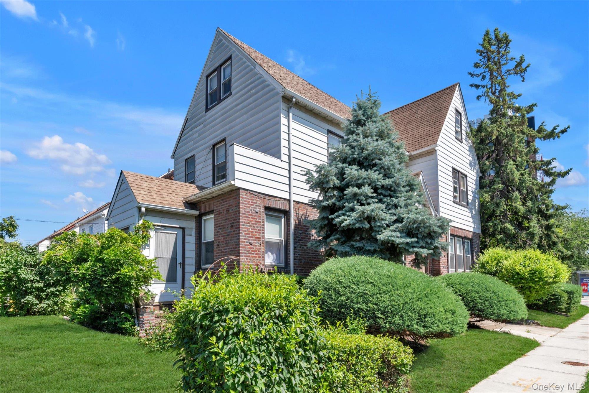 19th image of 164 01 84th Ave, New York, NY 11432 | MLS# 1027542
