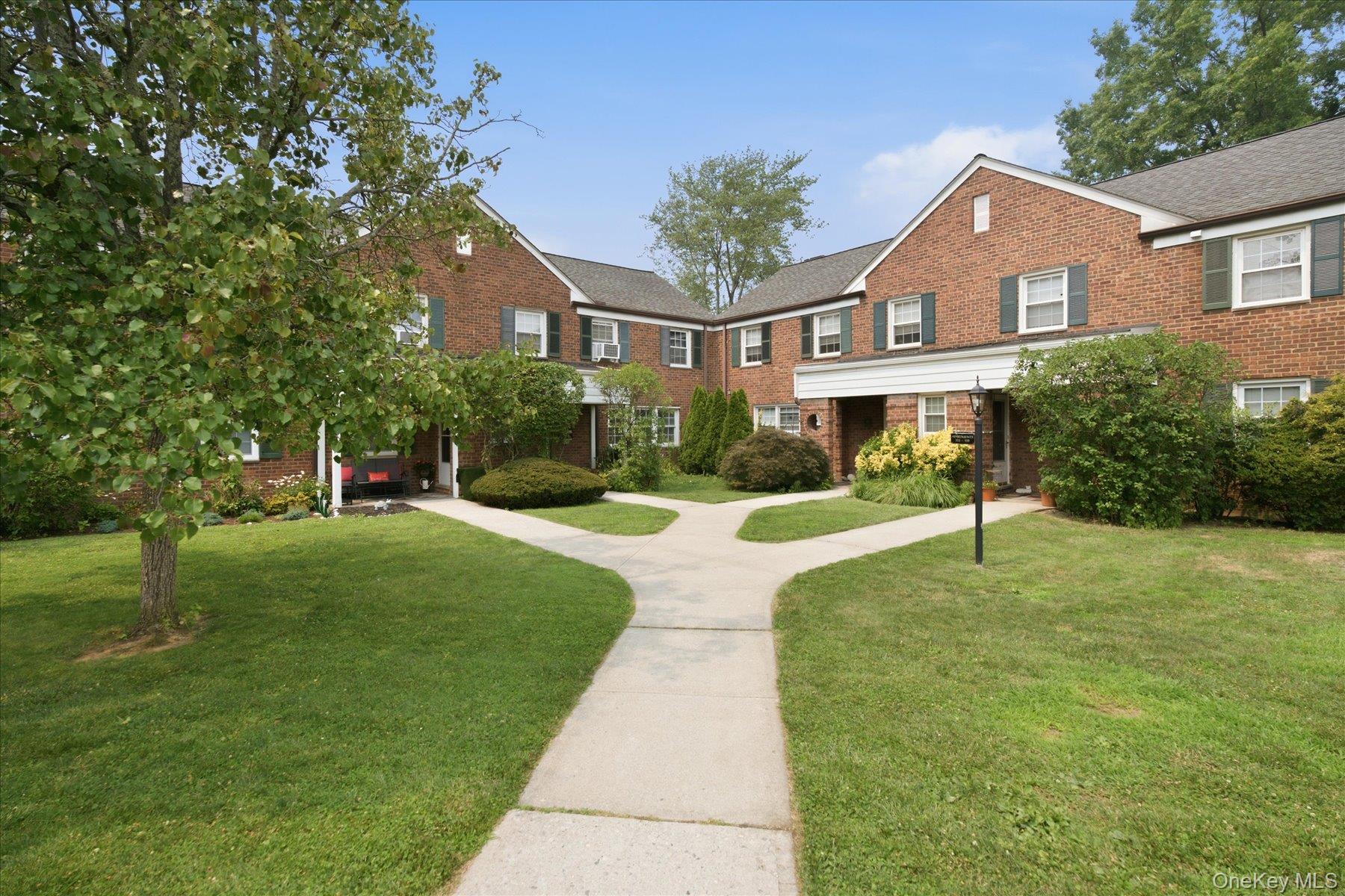 2nd image of 117 Robins Rd #117, New Rochelle, NY 10801 | MLS# 1027552