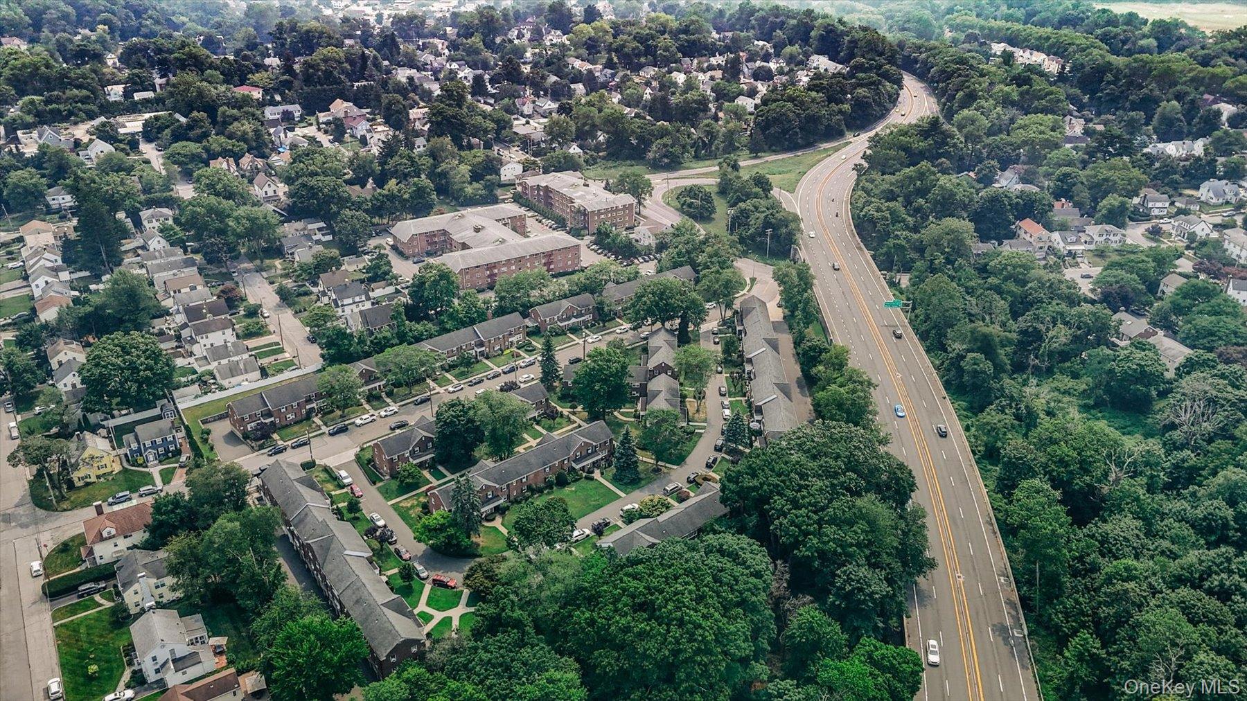 2nd image of 117 Robins Rd, New Rochelle, NY 10801