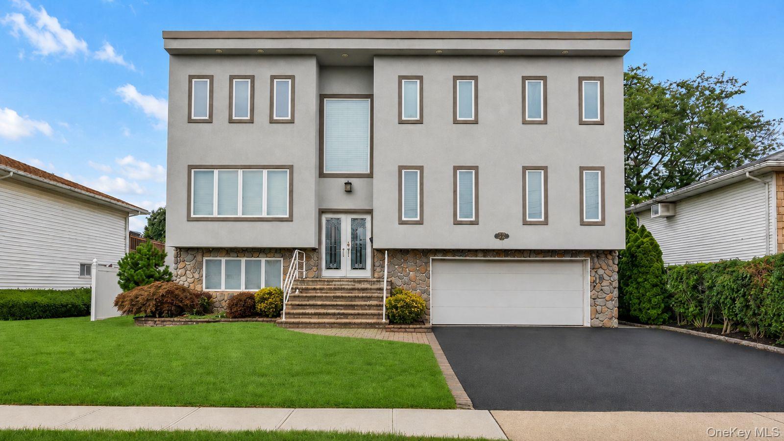 2nd image of 2489 Aron Dr W, Hempstead, NY 11783 | MLS# 1027585