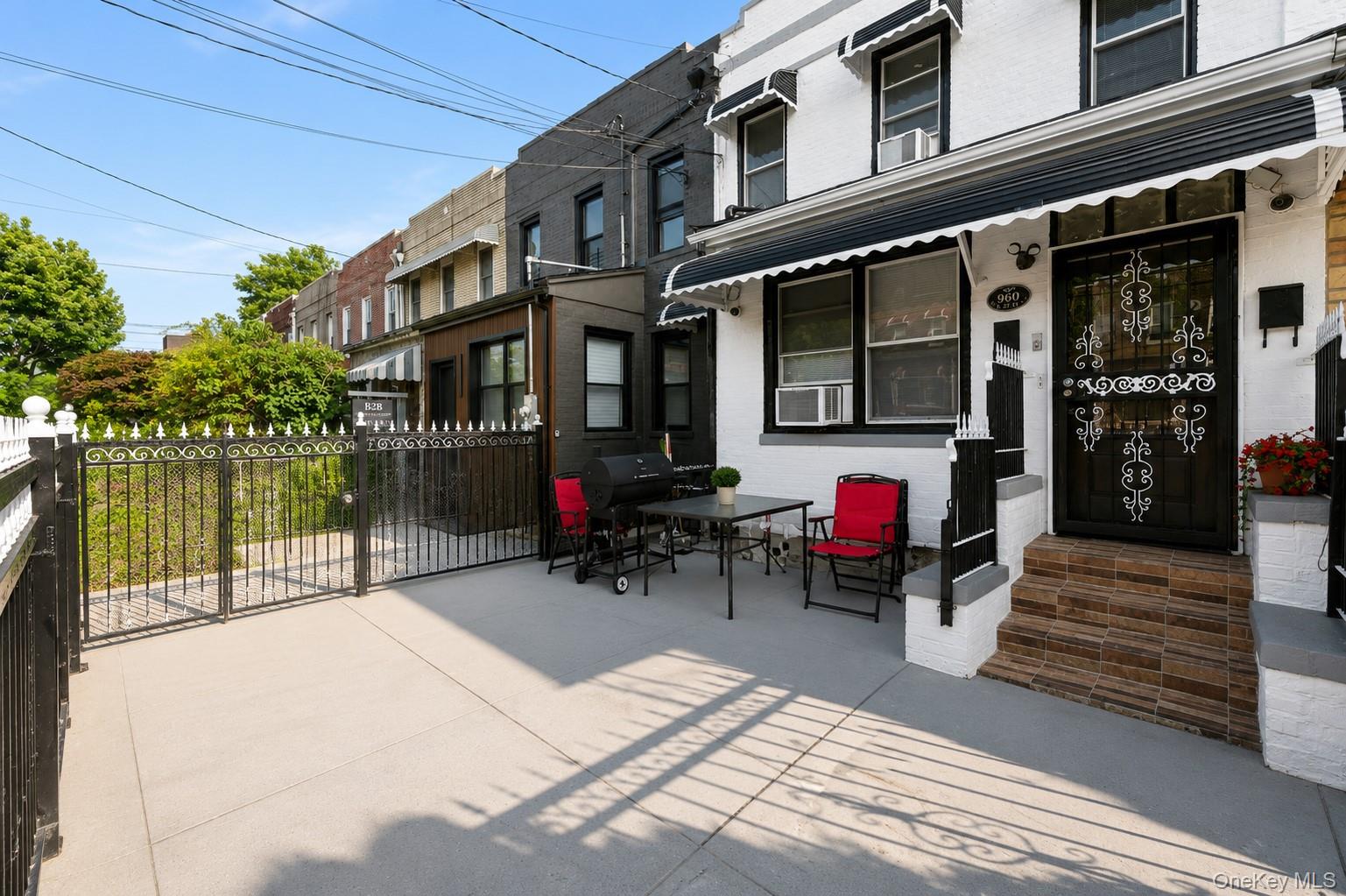 2nd image of 960 E 221st St, Bronx, NY 10469 | MLS# 1027601