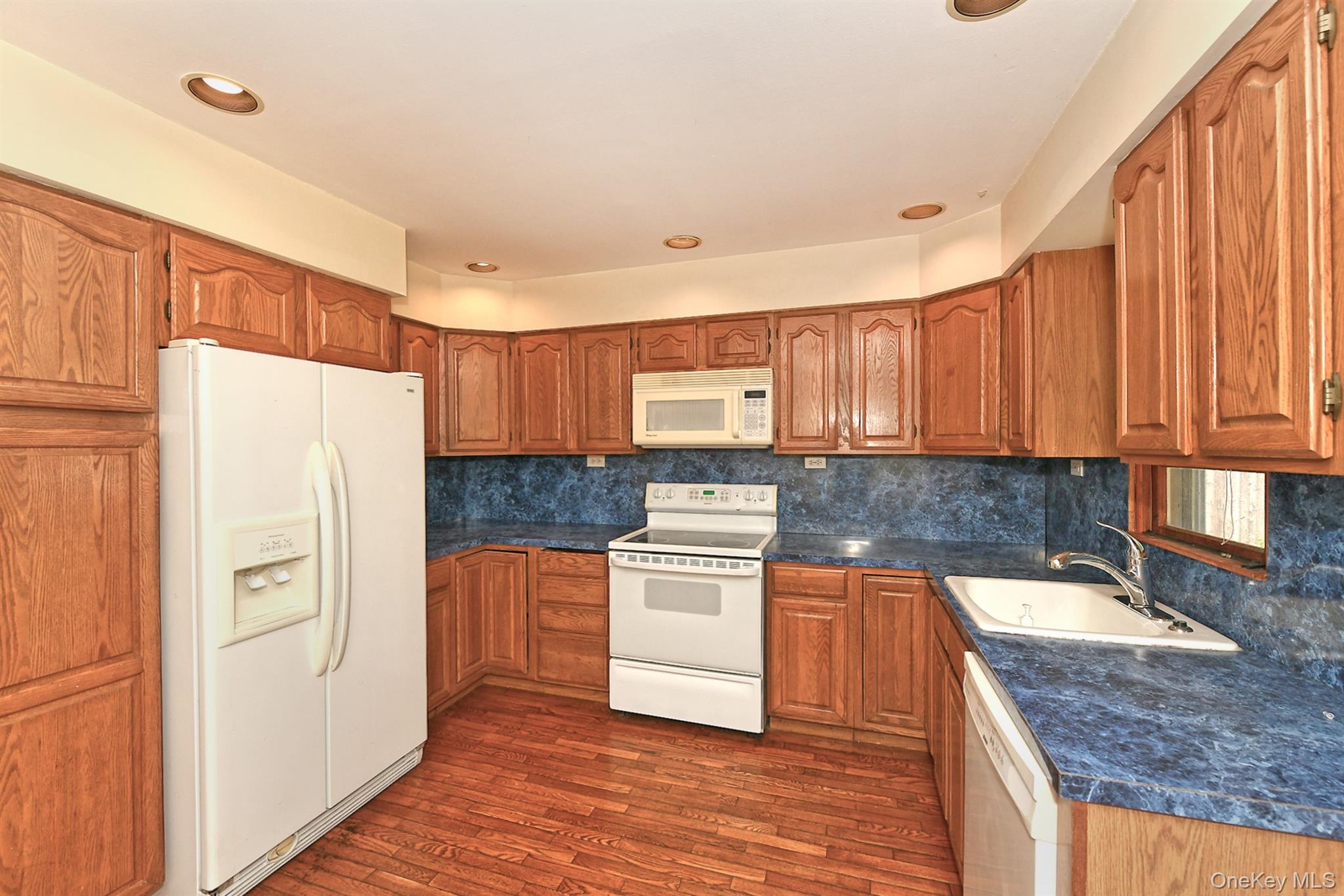 5th image of 31 Lieper St, Huntington, NY 11746 | MLS# 1027606