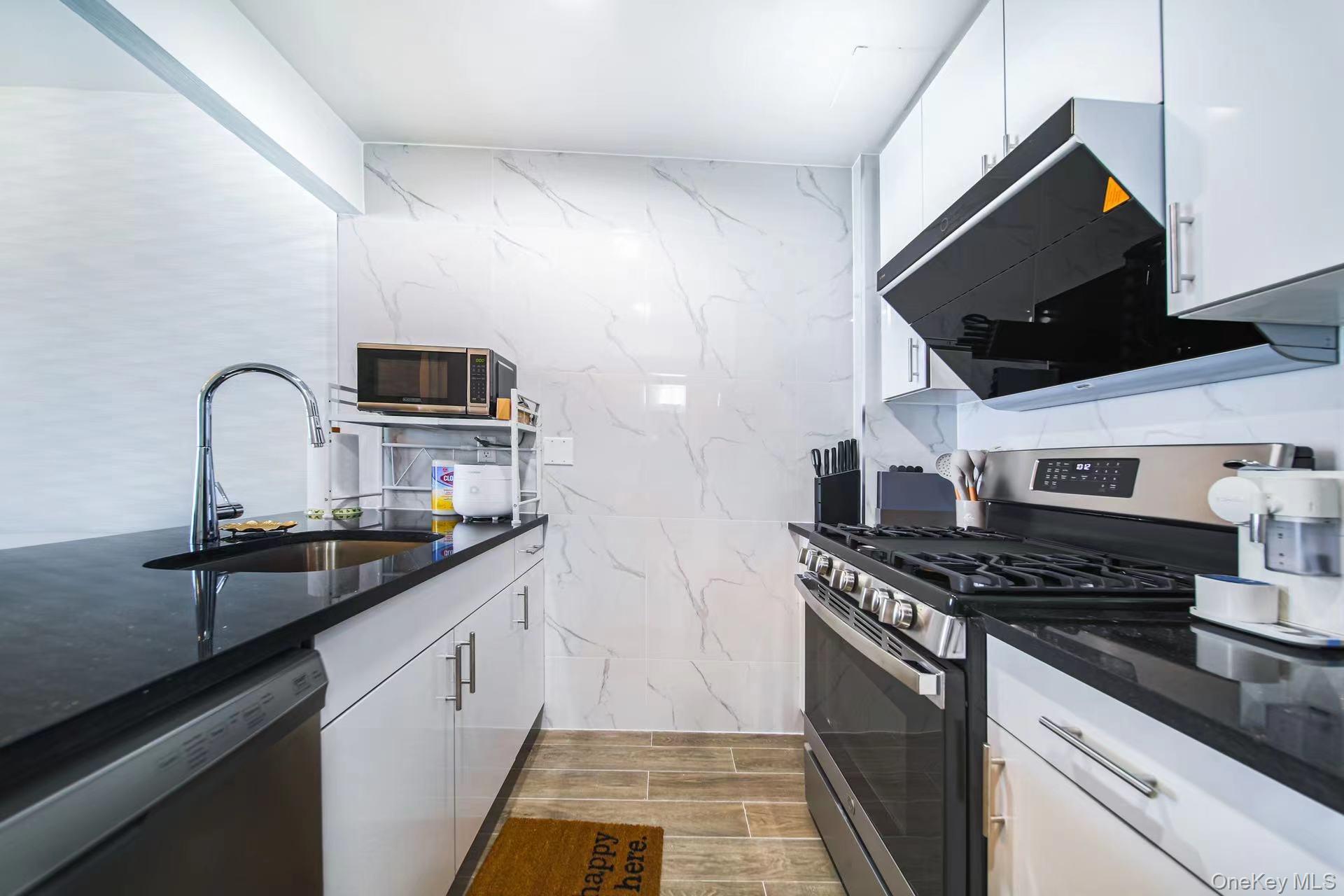 5th image of 14427 Sanford Ave #3J, New York, NY 11355 | MLS# 1027626