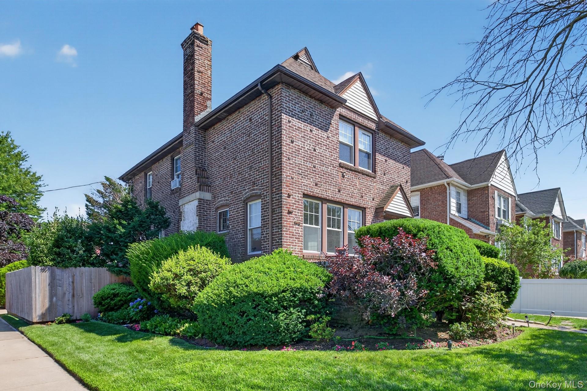 2nd image of 49 Bixley Heath, Hempstead, NY 11563 | MLS# 1027653