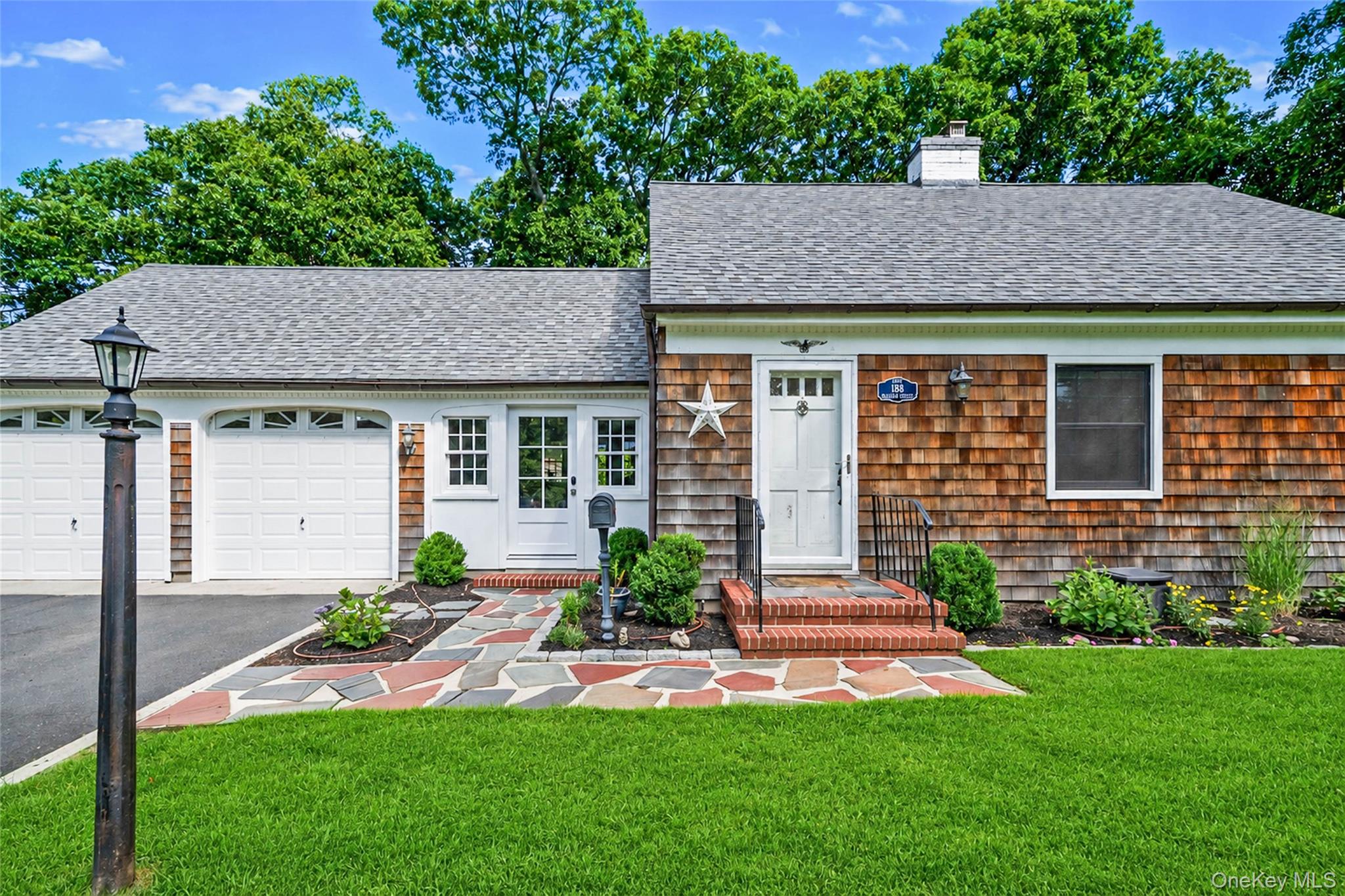 2nd image of 188 Hallock St, Riverhead, NY 11901 | MLS# 1027691