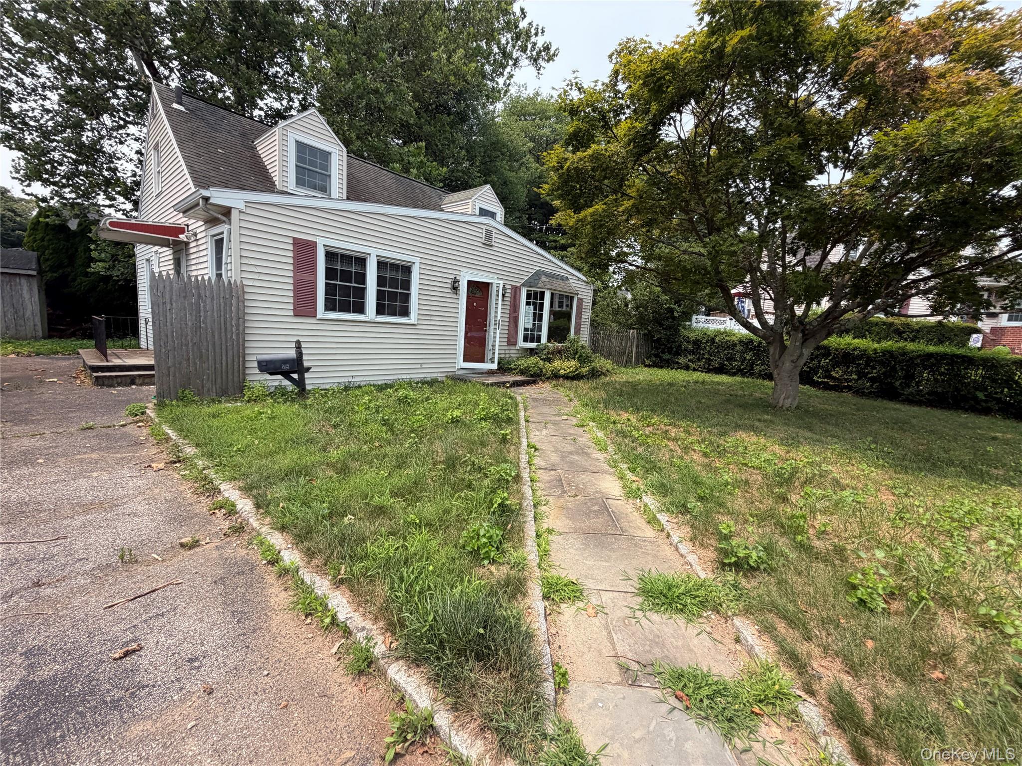 2nd image of 25 Monterey Pl, Yonkers, NY 10710 | MLS# 1027698