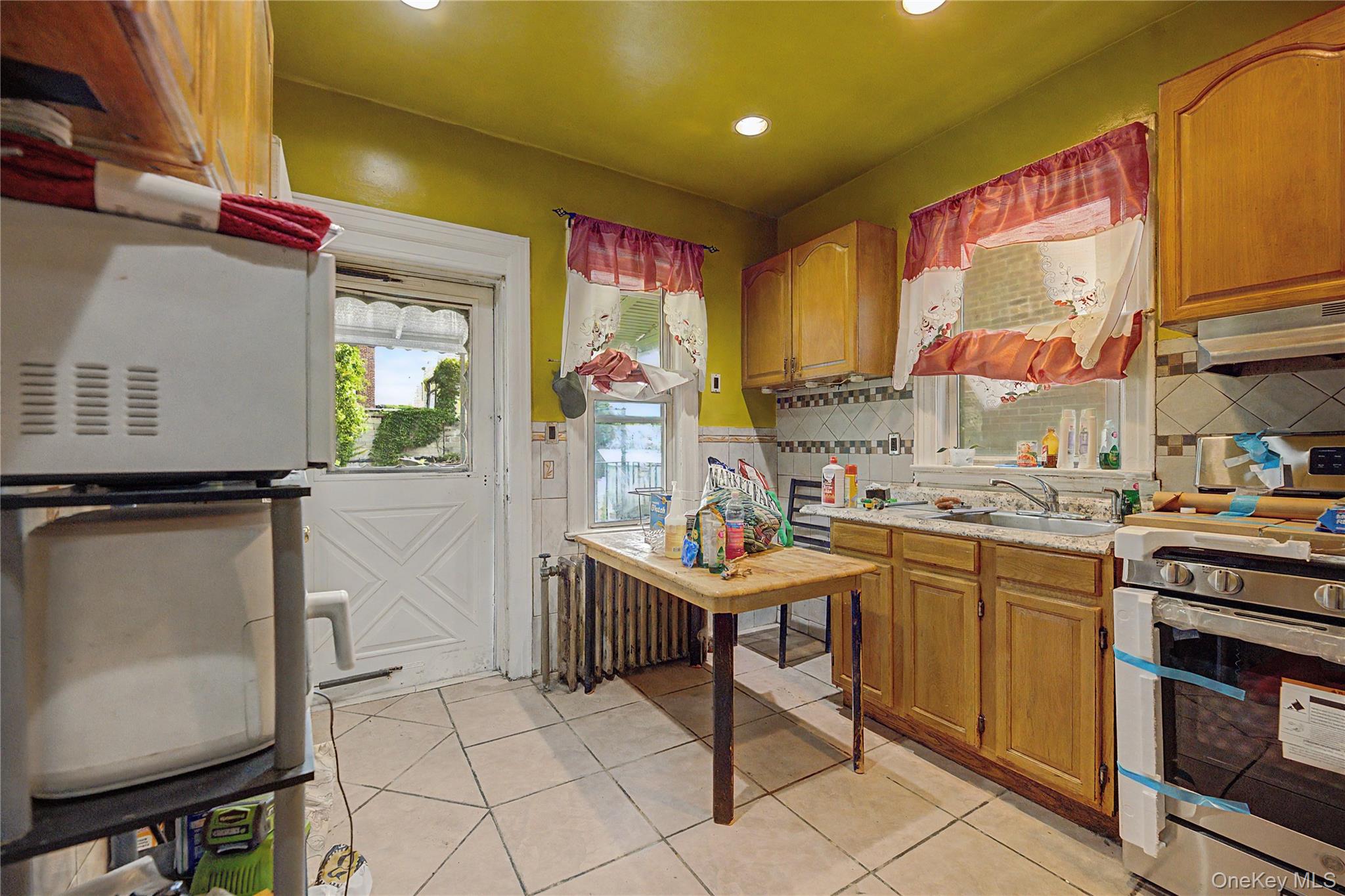 5th image of 953 E 226Th St, Bronx, NY 10466 | MLS# 1027704