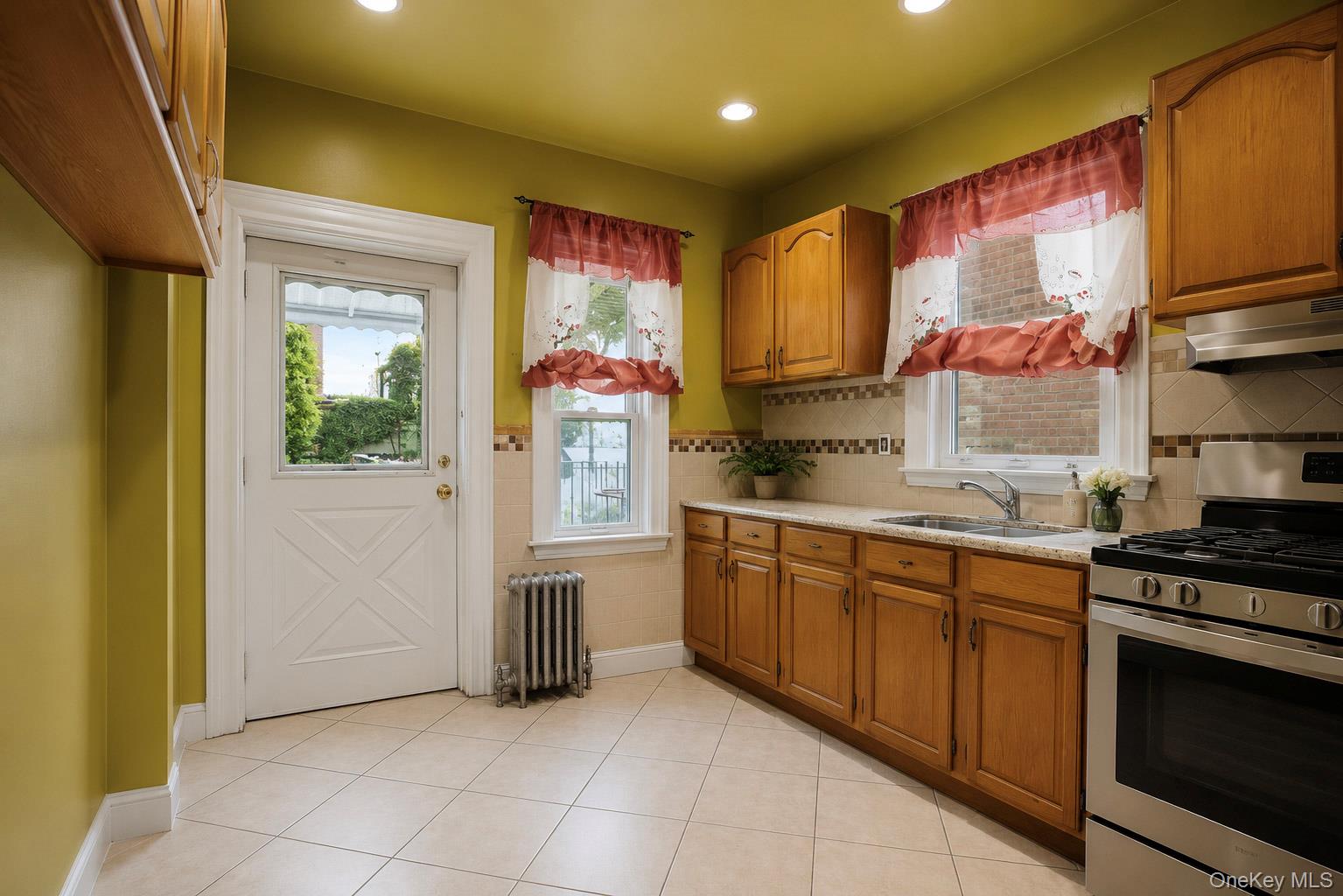 4th image of 953 E 226Th St, Bronx, NY 10466 | MLS# 1027704