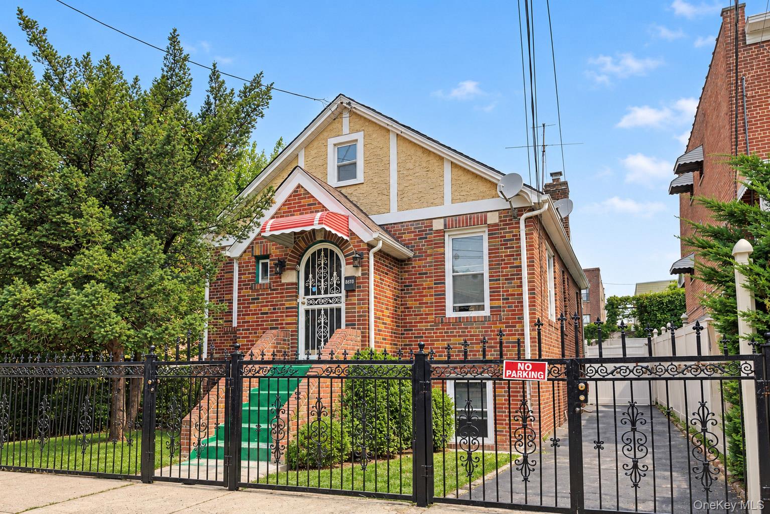 1st image of 953 E 226th St, Bronx, NY 10466 | MLS# 1027704