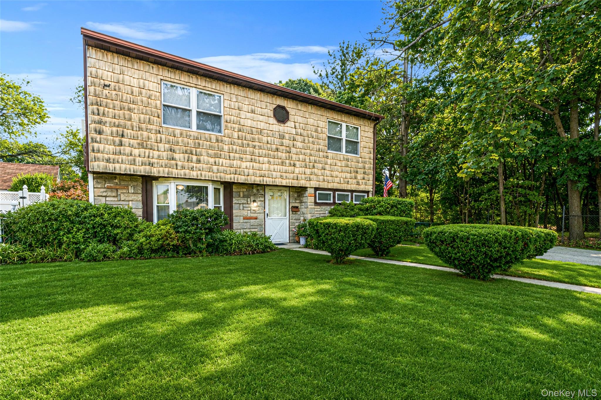 3rd image of 2439 2Nd St, Hempstead, NY 11554 | MLS# 1027706