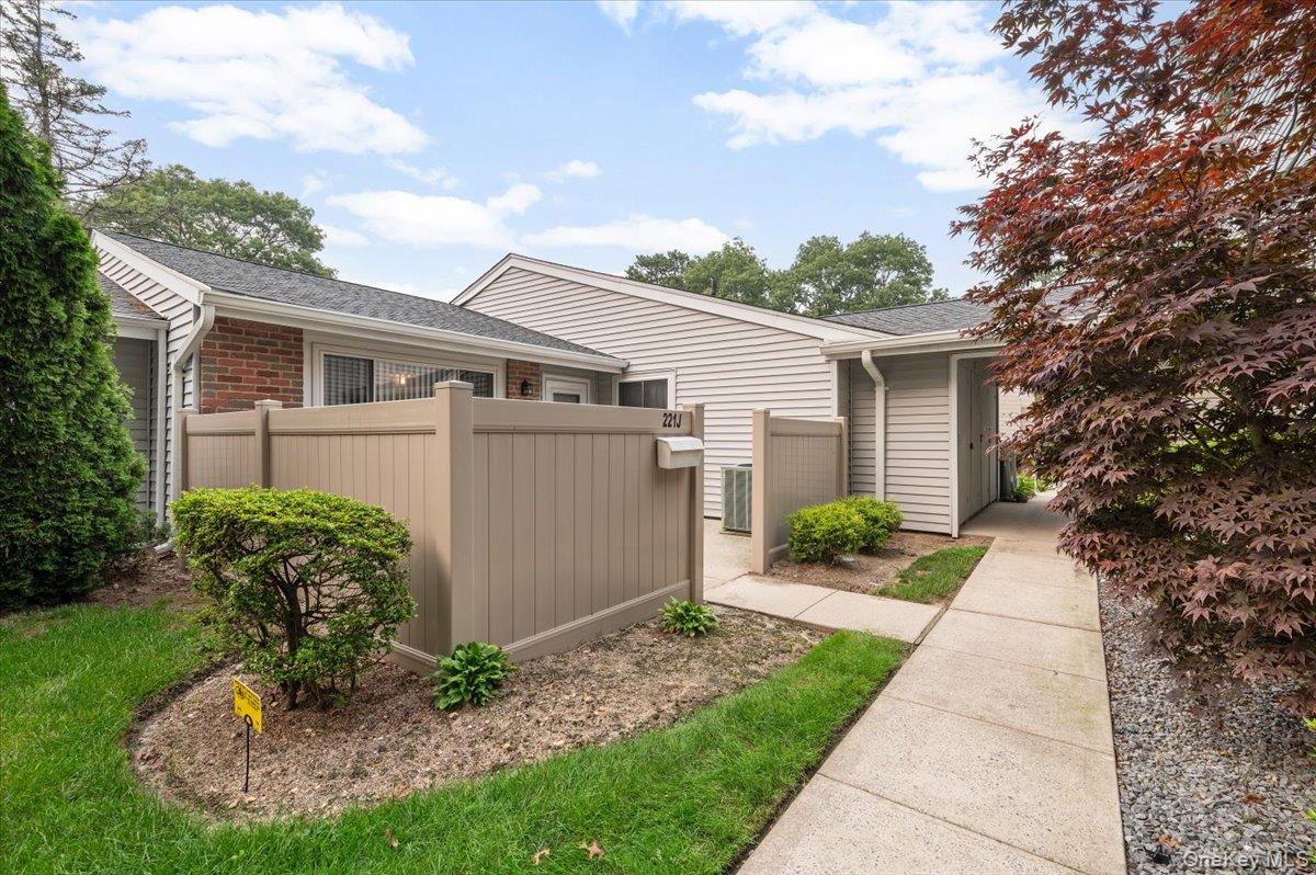 4th image of 221 Springmeadow Dr #J, Holbrook, NY 11741 | MLS# 1027712