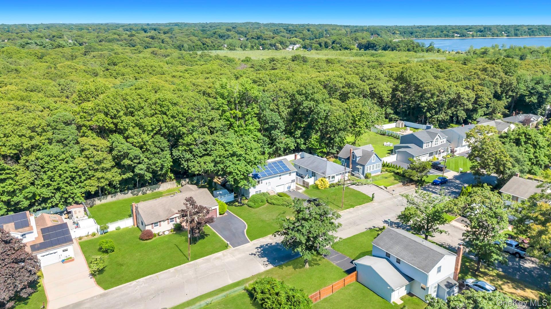 5th image of 25 Walter Dr, Smithtown, NY 11767 | MLS# 1027714