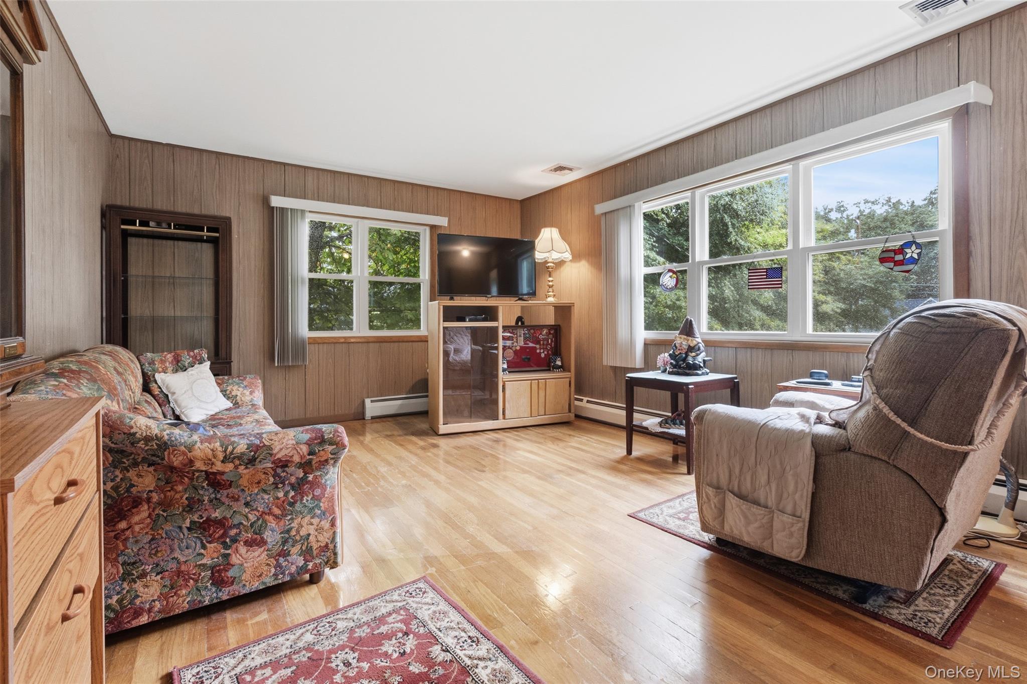 2nd image of 44 Somerset Ln, Putnam Valley, NY 10579 | MLS# 1027729