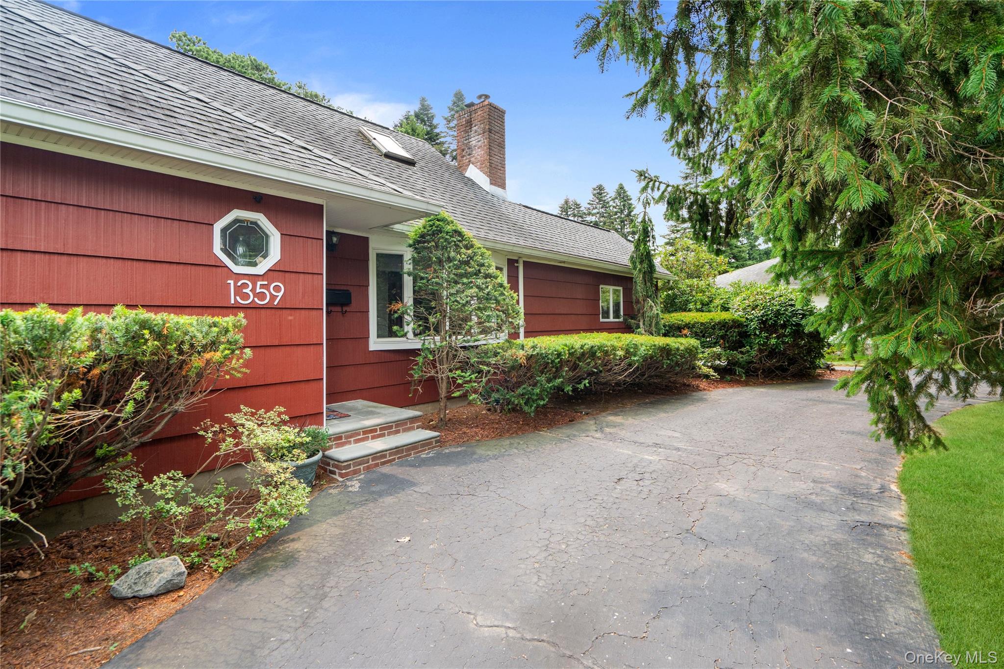 2nd image of 1359 Manor Ln, Islip, NY 11706 | MLS# 1027746