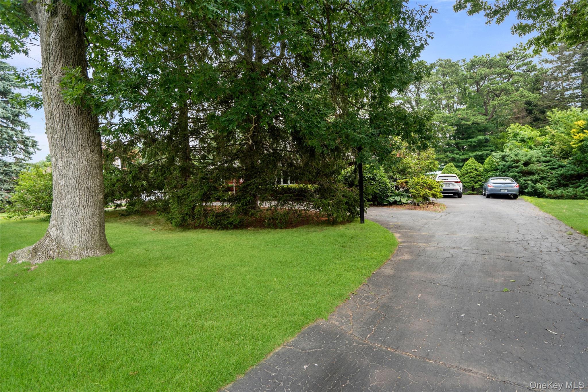 4th image of 1359 Manor Ln, Islip, NY 11706 | MLS# 1027746