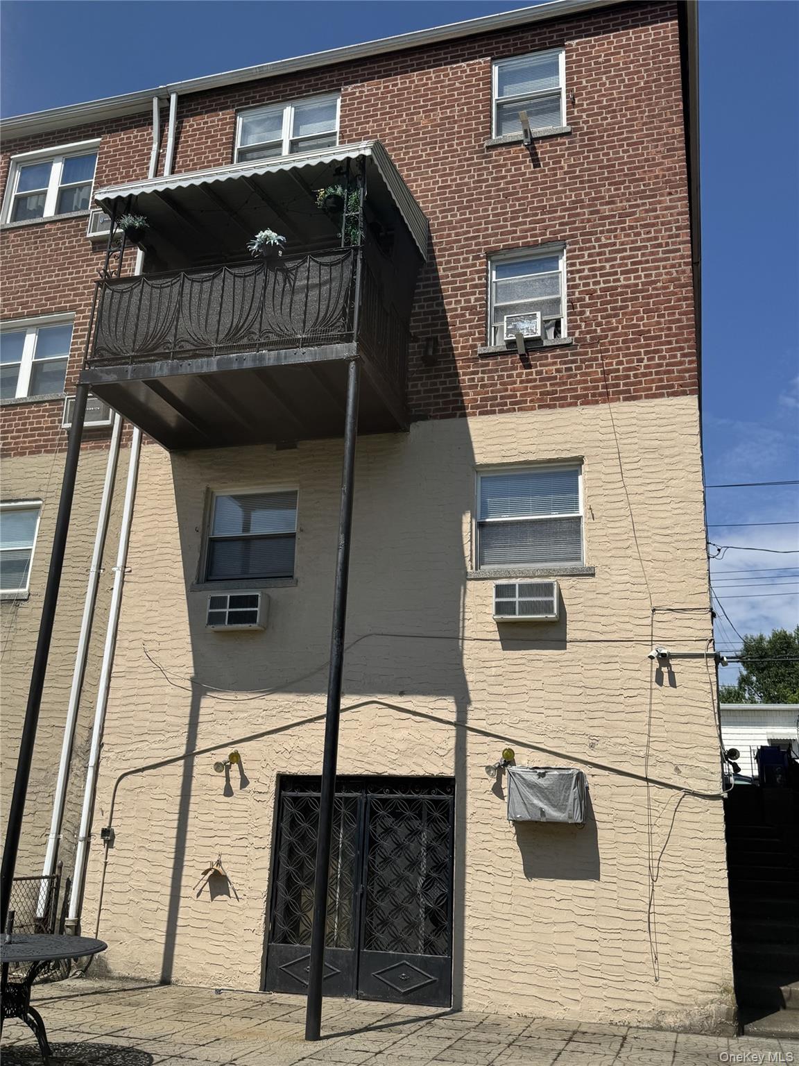 2nd image of 1482 Stadium Ave, Bronx, NY 10465 | MLS# 1027748