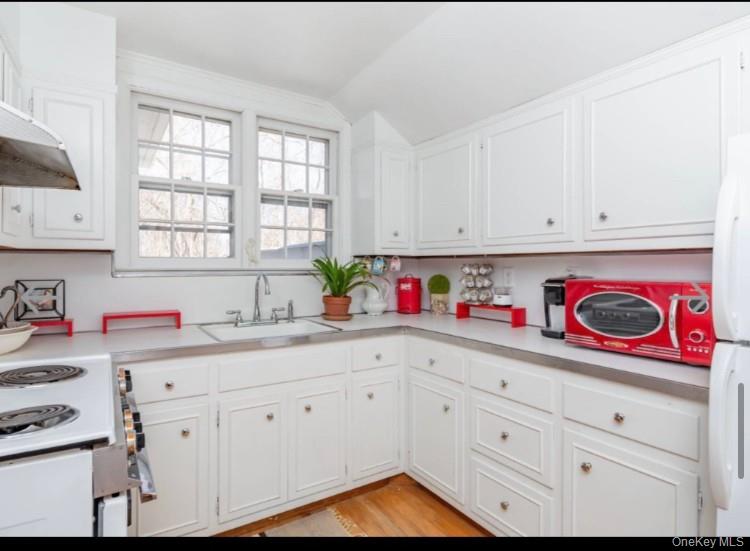 3rd image of 1680 N Sea Rd, Southampton, NY 11968 | MLS# 1027749