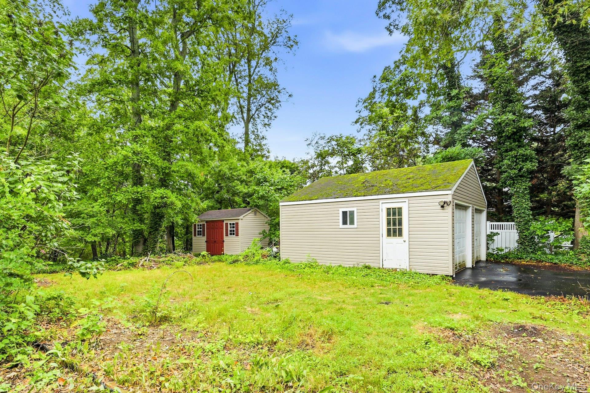 5th image of 62 Woodhull Pl, Huntington, NY 11768 | MLS# 1027755