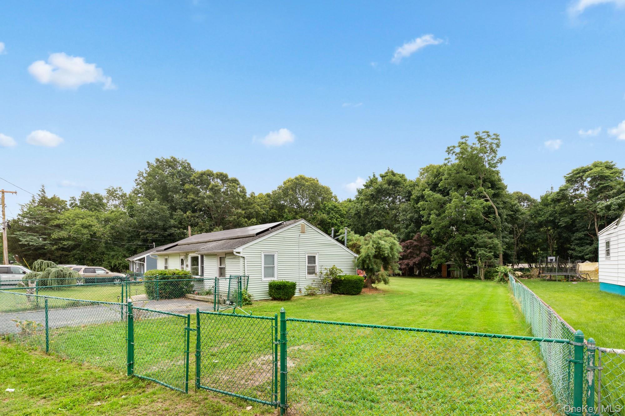 2nd image of 27 Philip St, Riverhead, NY 11901 | MLS# 1027806