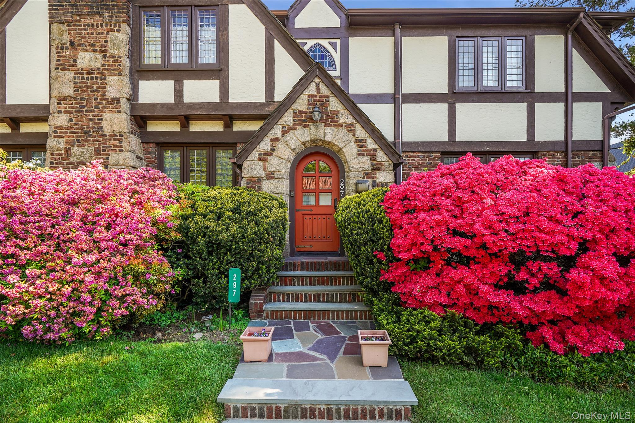 5th image of 297 E Devonia Ave, Mount Vernon, NY 10552 | MLS# 1027807