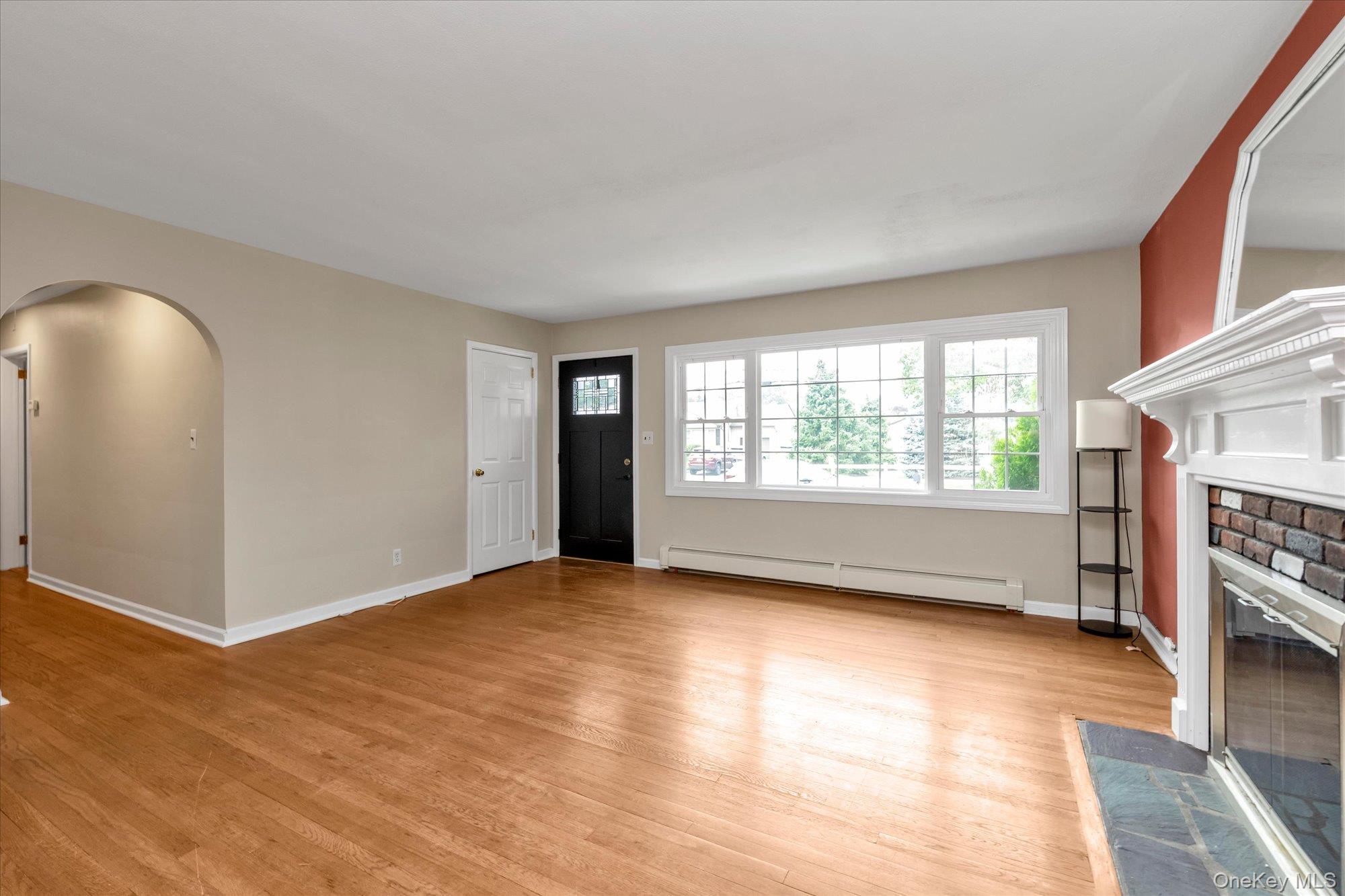 3rd image of 16 Verleye Ave, Huntington, NY 11731 | MLS# 1027809