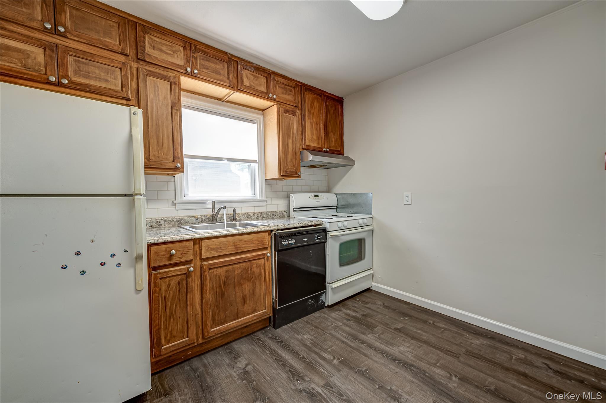 5th image of 123 Cherubina Ln, Babylon, NY 11703 | MLS# 1027819