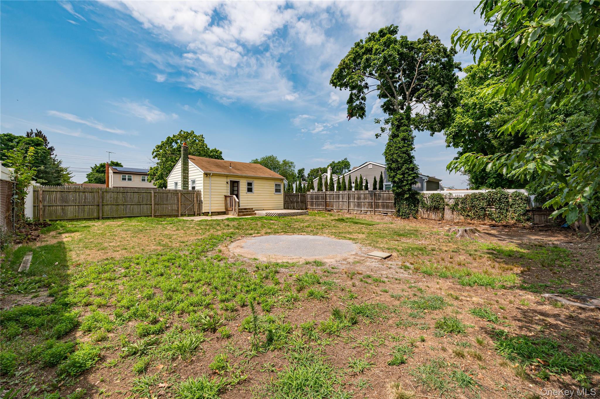 13th image of 123 Cherubina Ln, Babylon, NY 11703 | MLS# 1027819