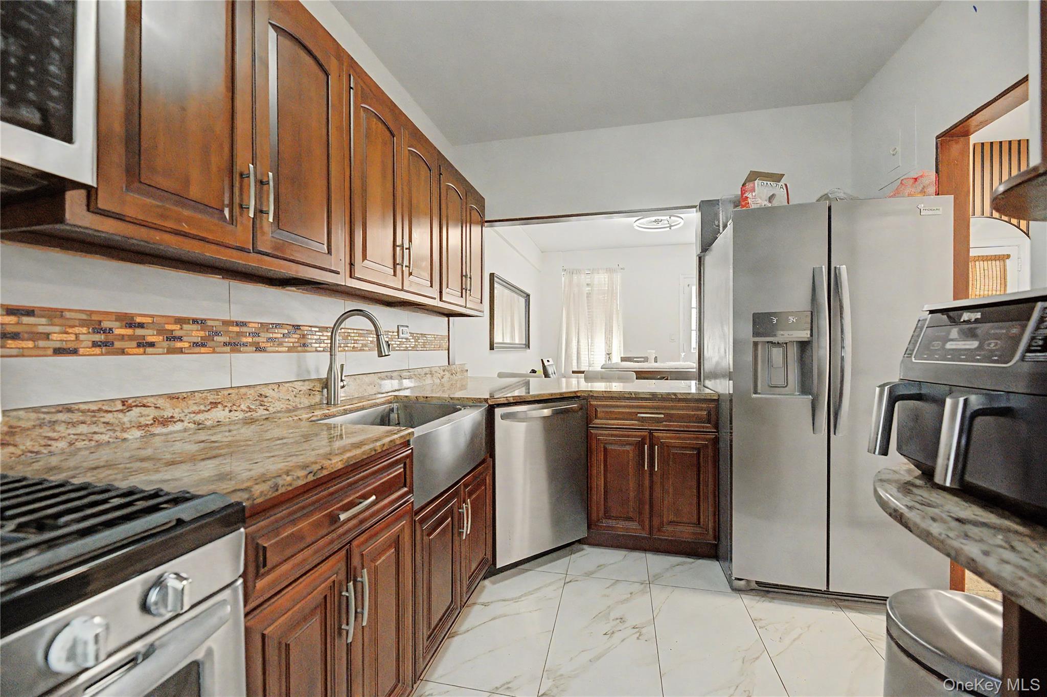 5th image of 4971 Henry Hudson Pkwy W, New York, NY 10471