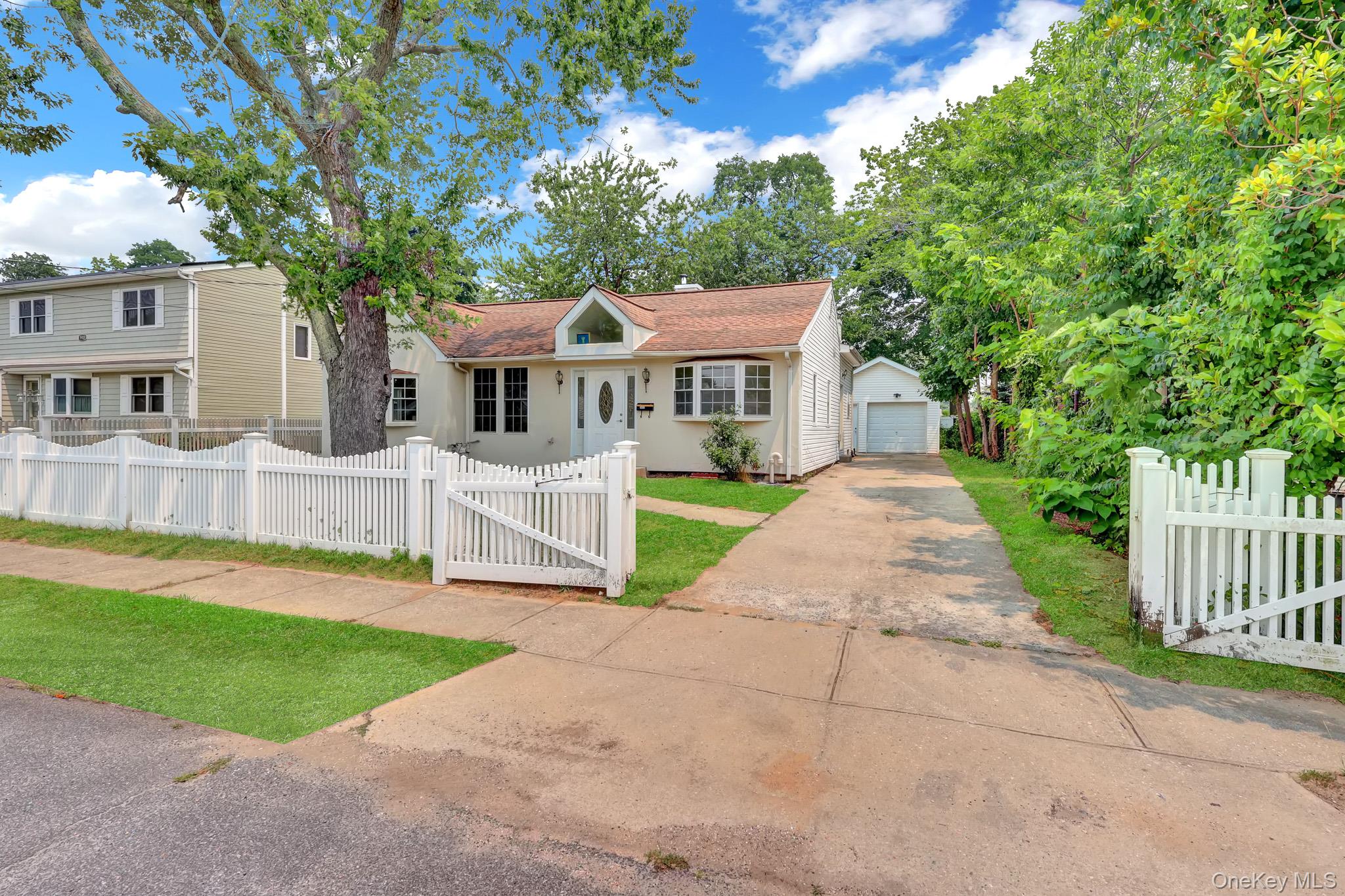 5th image of 1431 Brooklyn Blvd, Islip, NY 11706 | MLS# 1027830