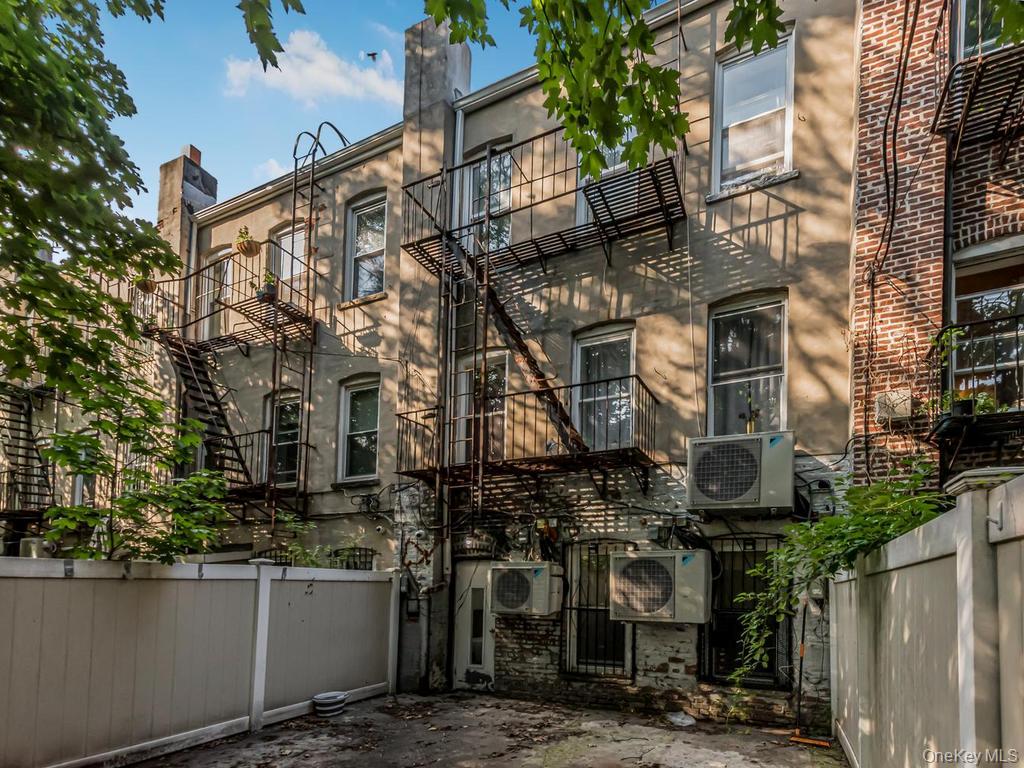 30th image of 514 E 188th St, Bronx, NY 10458 | MLS# 1027834