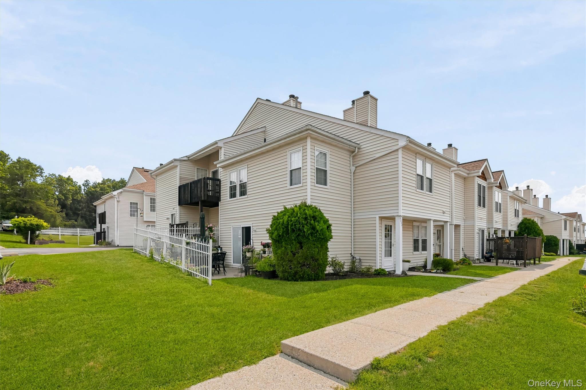 3rd image of 4008 Whispering Hills Dr, Chester Town, NY 10918 | MLS# 1027838