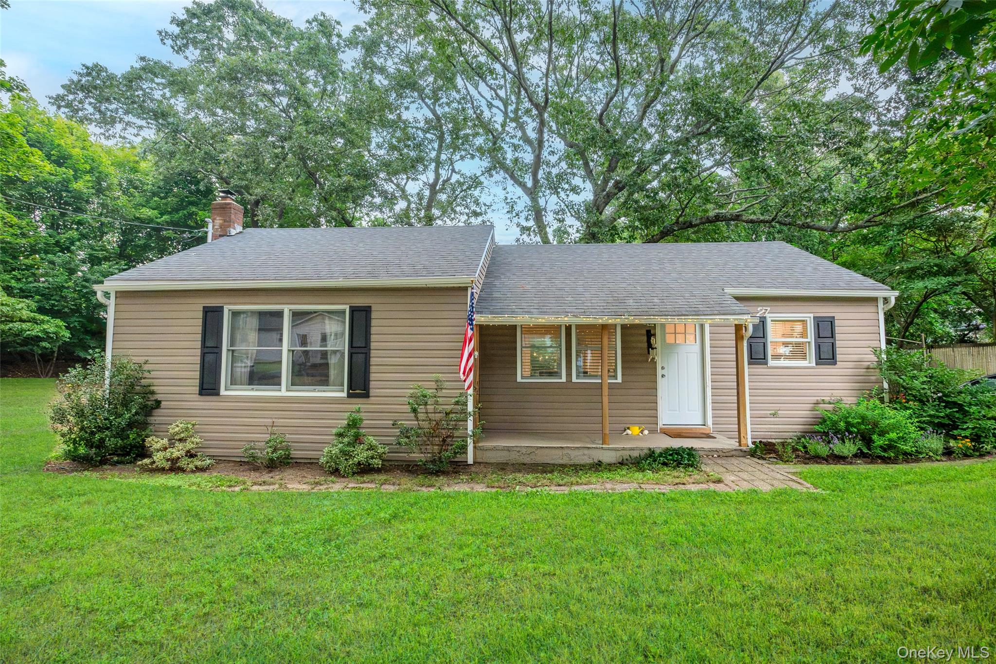 4th image of 27 Glen Dr, Brookhaven, NY 11789 | MLS# 1027840
