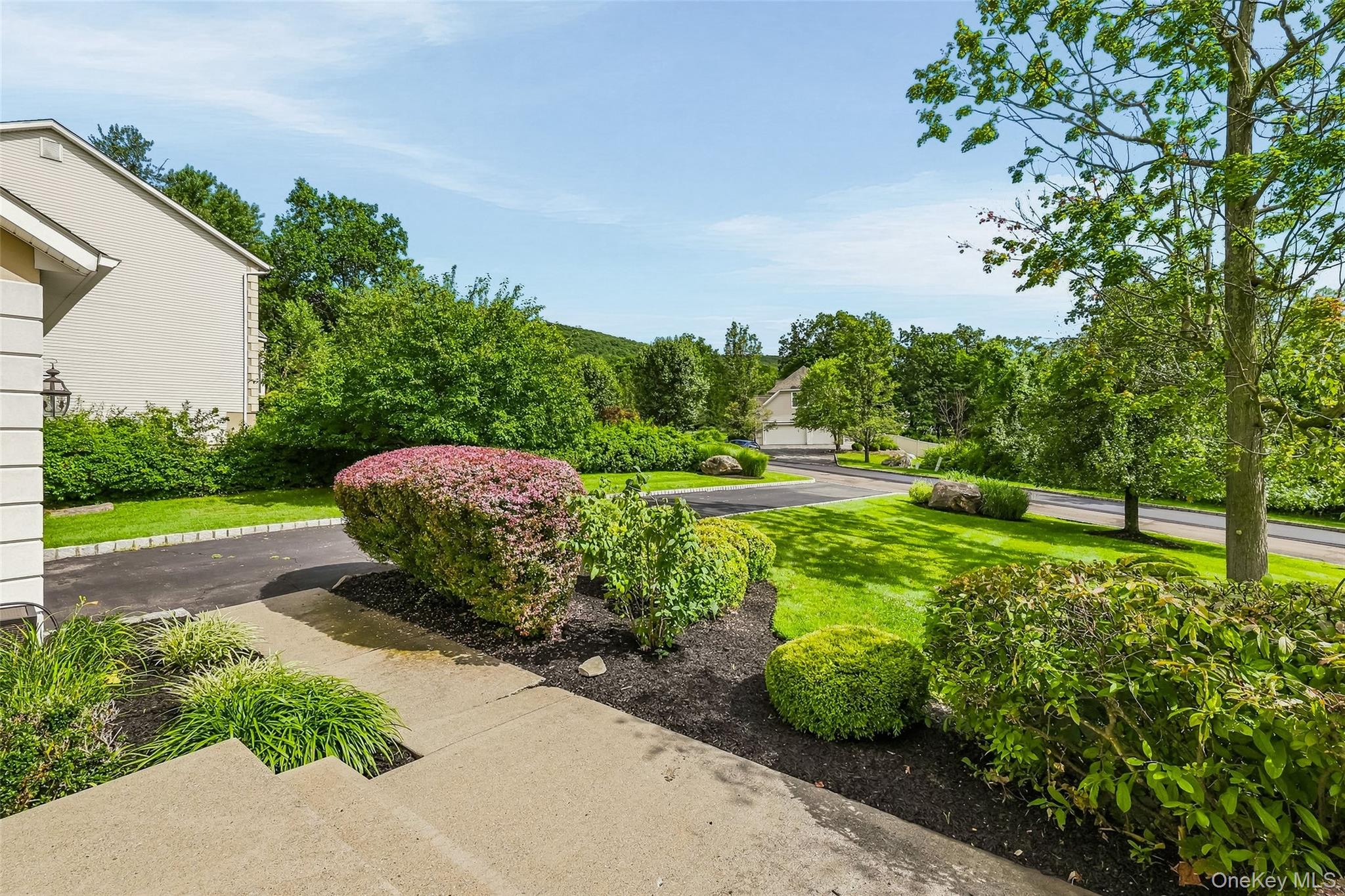 3rd image of 48 Greenwich Ave, Woodbury, NY 10917 | MLS# 1027864